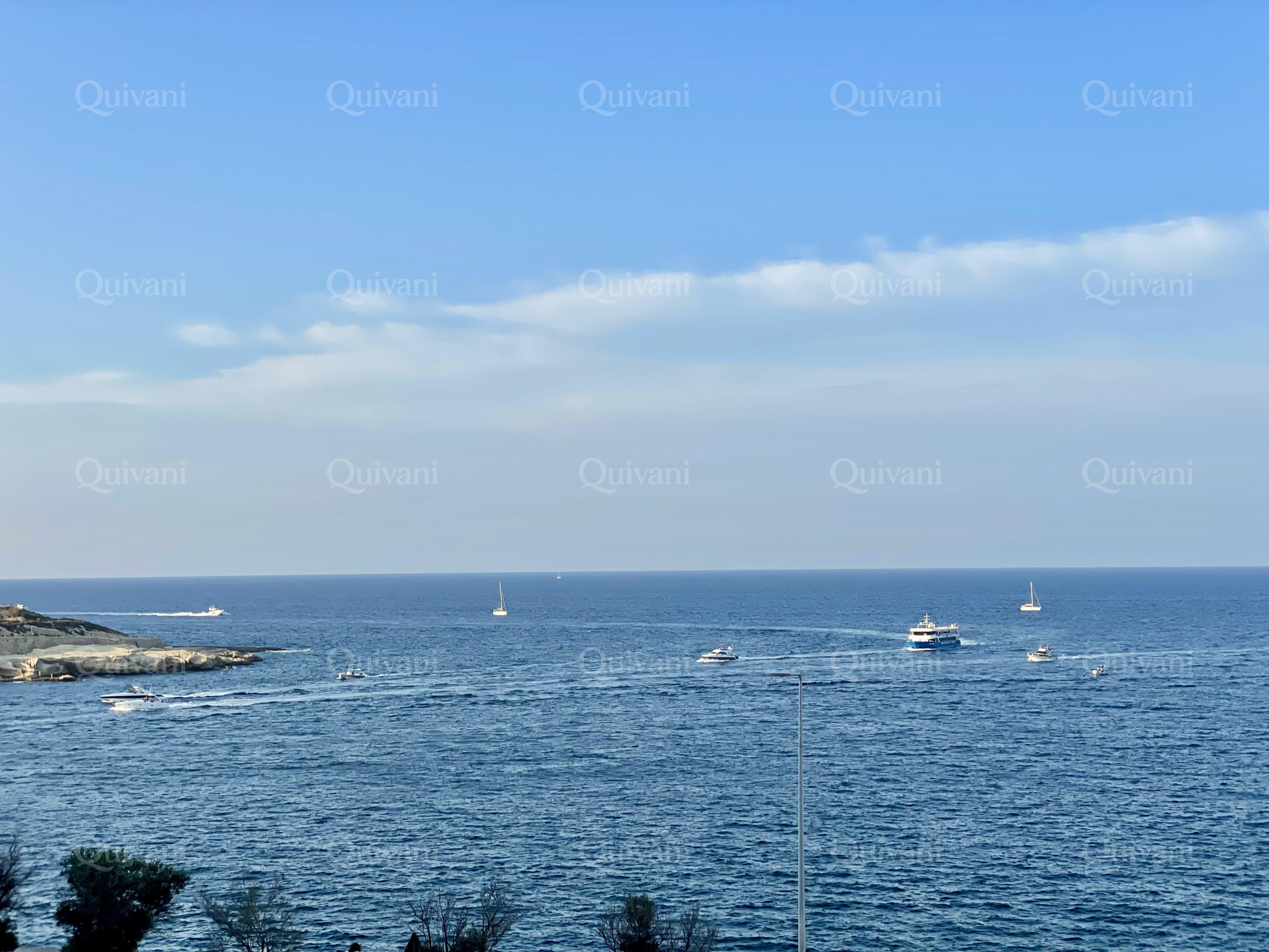 Valletta, Charming Corner Apartment