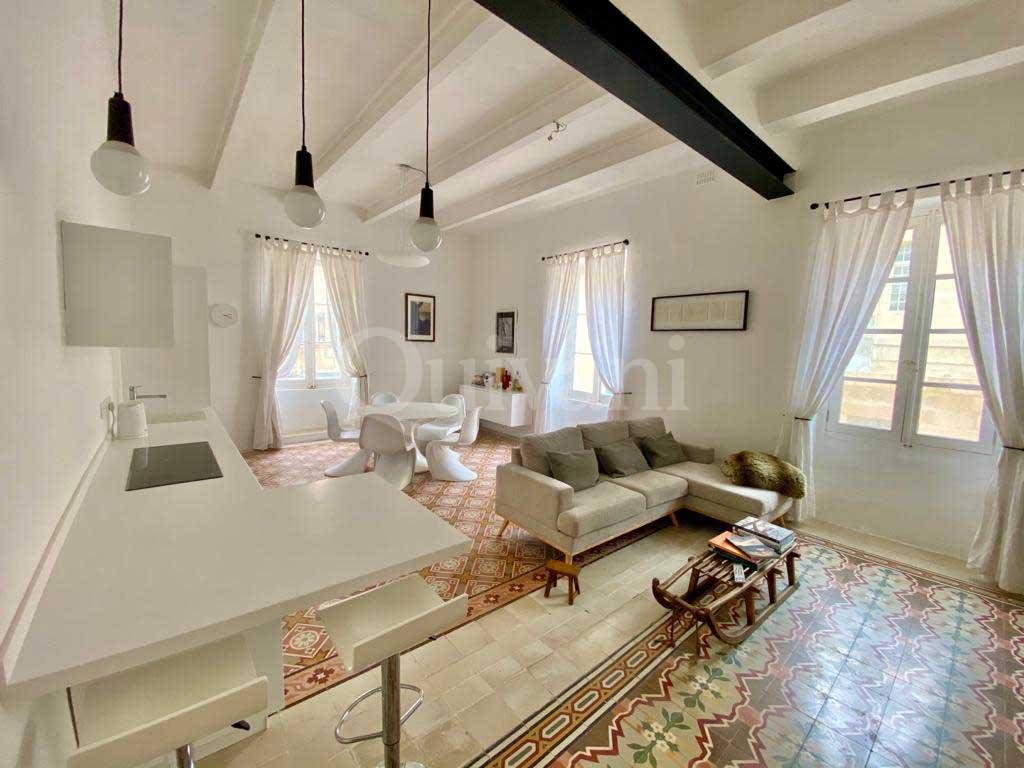 Valletta, Charming Corner Apartment