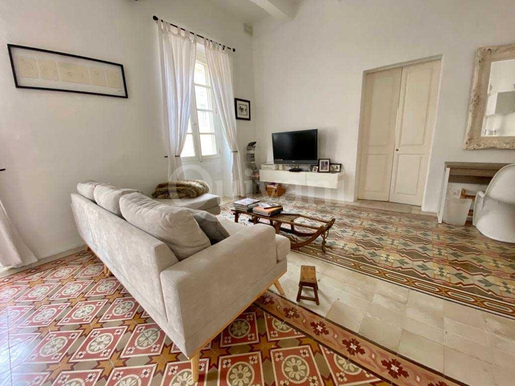 Valletta, Charming Corner Apartment