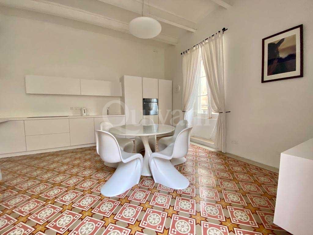 Valletta, Charming Corner Apartment