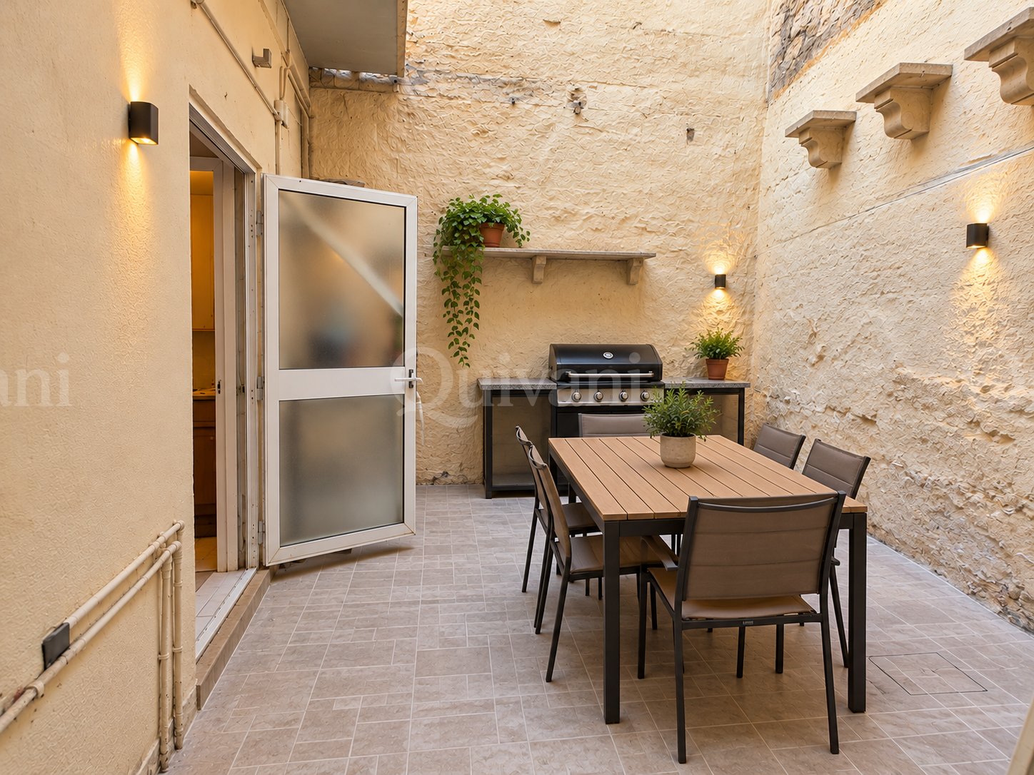Unconverted 2 Bedrooms Townhouse in Birkirkara