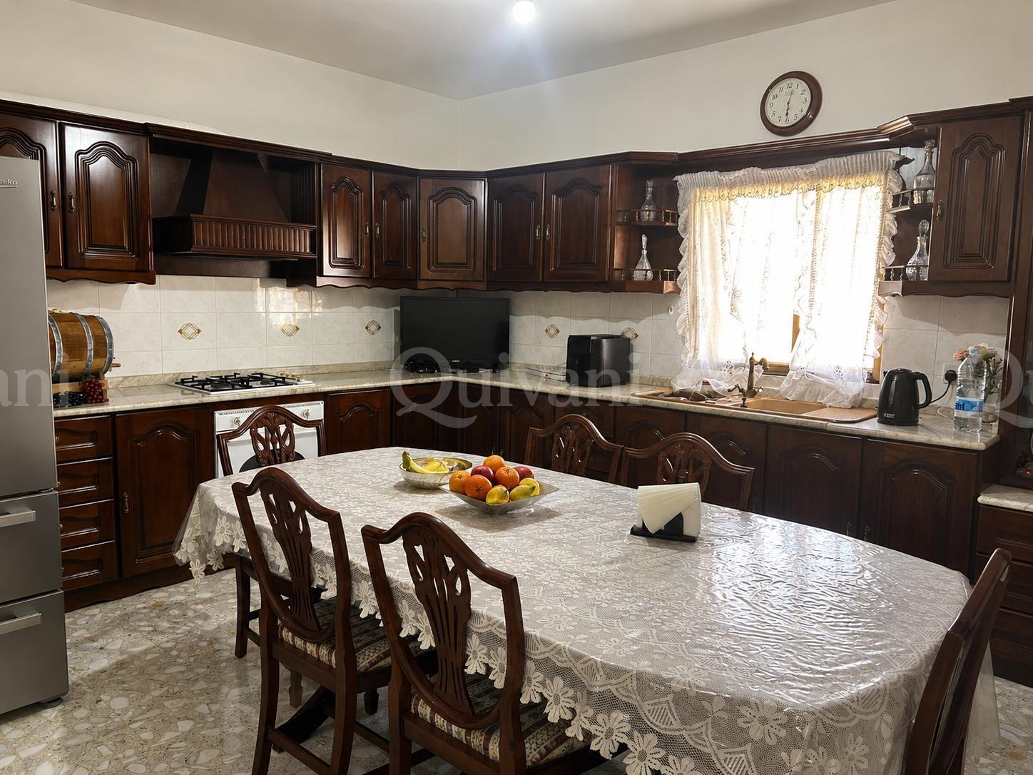 Large Traditional Maisonette  With Air Space