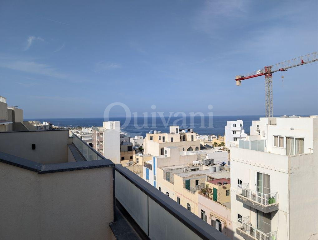 Marsascala penthouse with pool