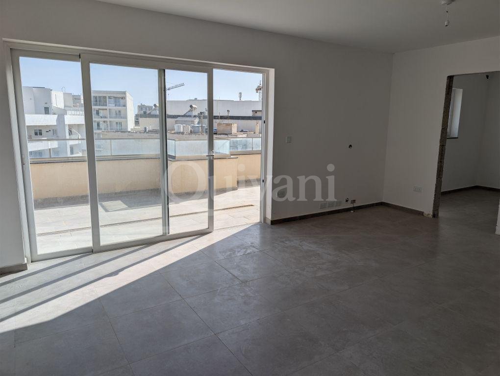 Marsascala penthouse with pool