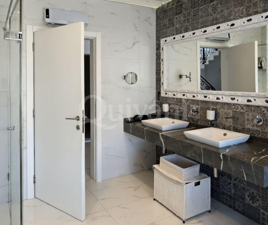 Stunning Corner Apartment in Xemxija