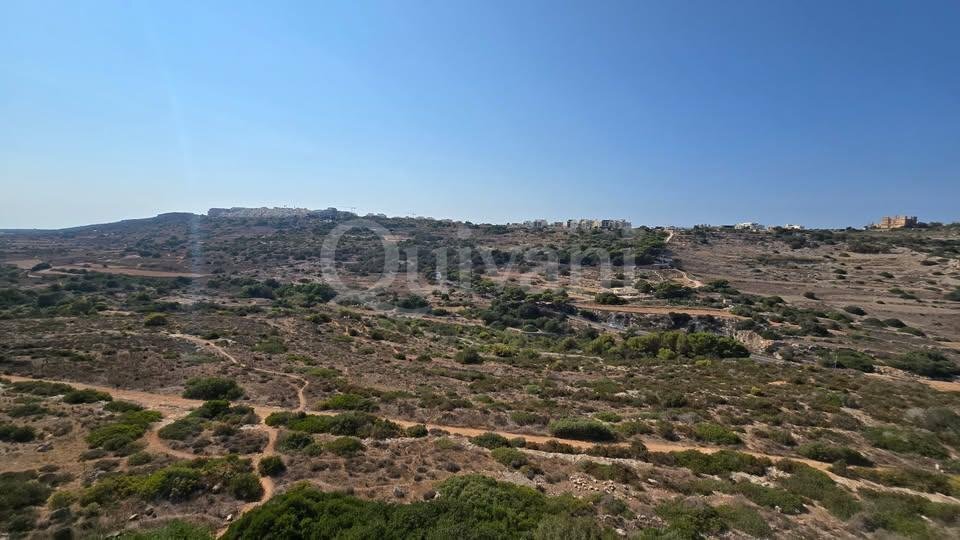 Stunning Corner Apartment in Xemxija