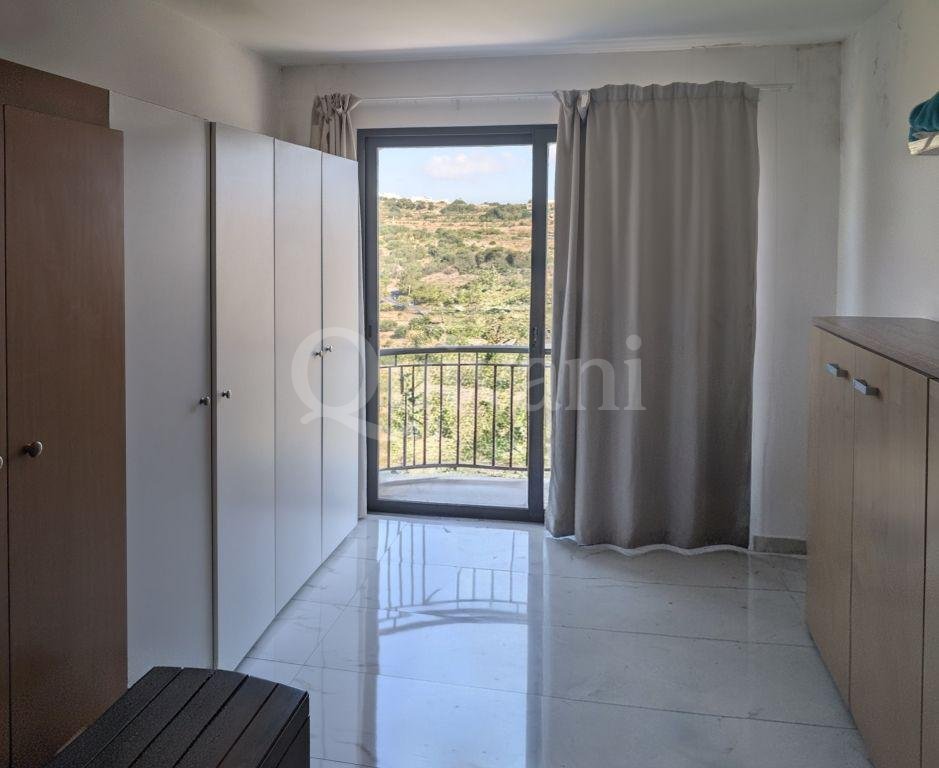 Stunning Corner Apartment in Xemxija