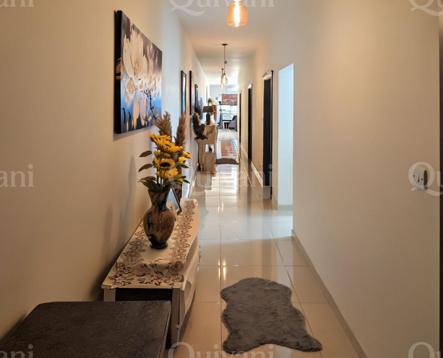 Sunny 3 Bed, 2 Bath 164SQ/M Apartment with Study in Quiet Neighborhood