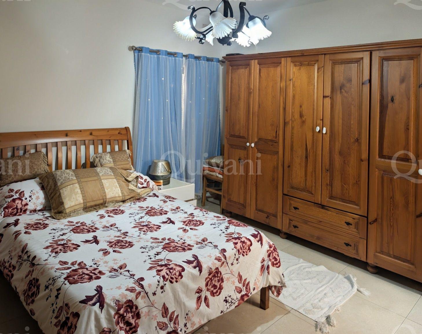 Sunny 3 Bed, 2 Bath 164SQ/M Apartment with Study in Quiet Neighborhood