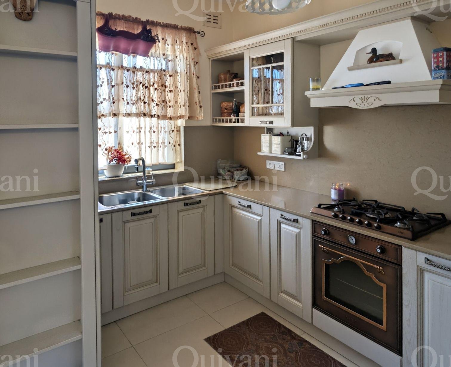 Sunny 3 Bed, 2 Bath 164SQ/M Apartment with Study in Quiet Neighborhood