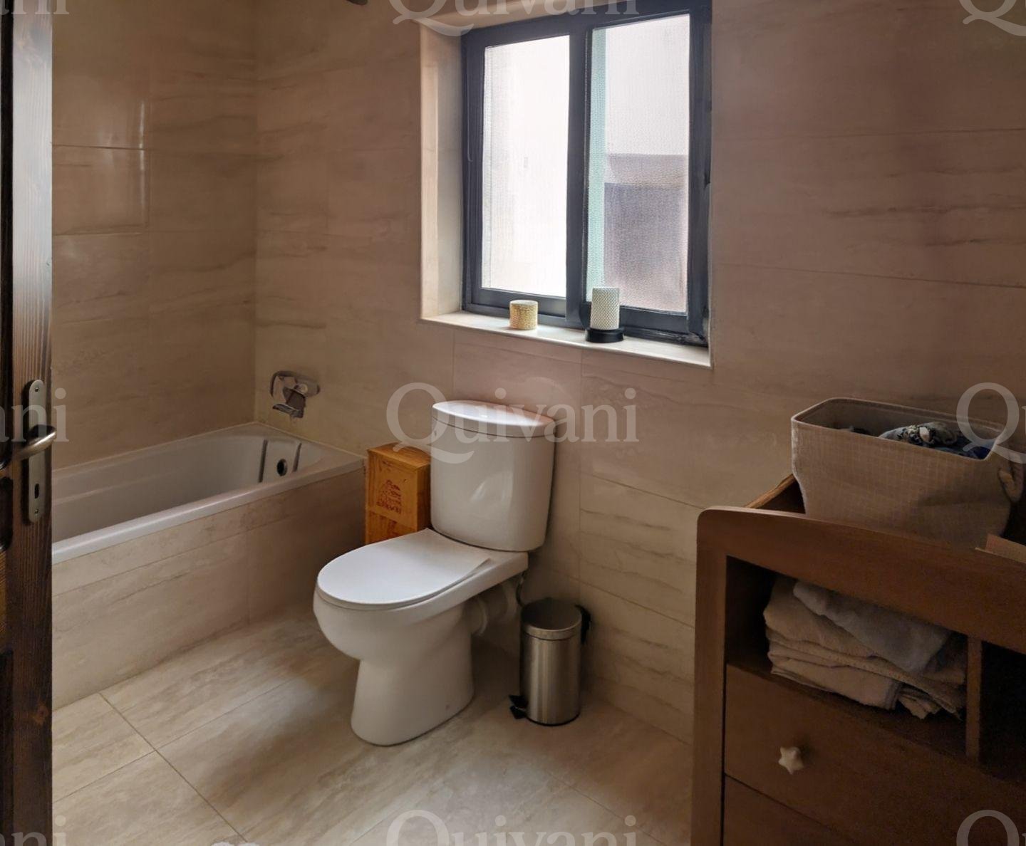 Sunny 3 Bed, 2 Bath 164SQ/M Apartment with Study in Quiet Neighborhood