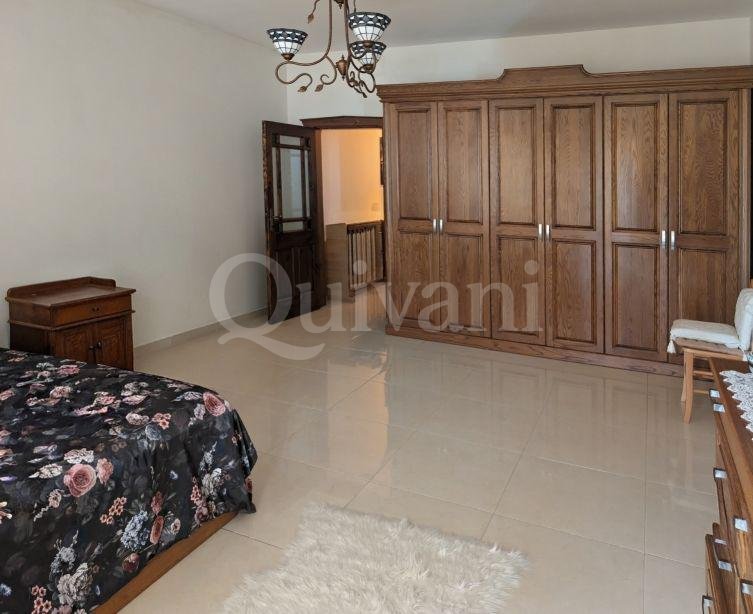 Sunny 3 Bed, 2 Bath 164SQ/M Apartment with Study in Quiet Neighborhood