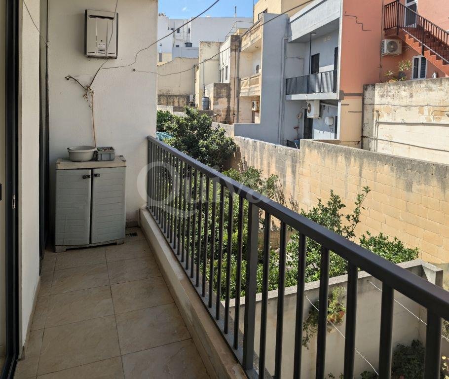 Sunny 3 Bed, 2 Bath 164SQ/M Apartment with Study in Quiet Neighborhood