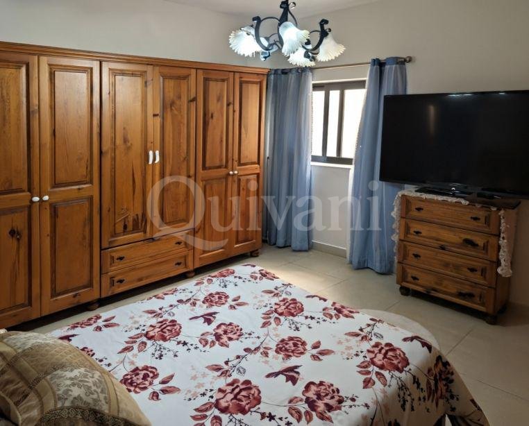 Sunny 3 Bed, 2 Bath 164SQ/M Apartment with Study in Quiet Neighborhood