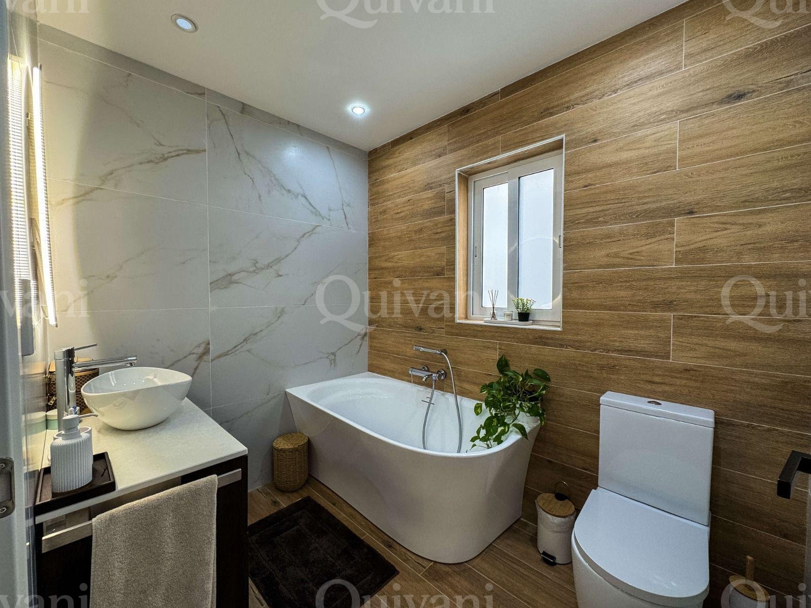 Duplex Penthouse with roof and airspace