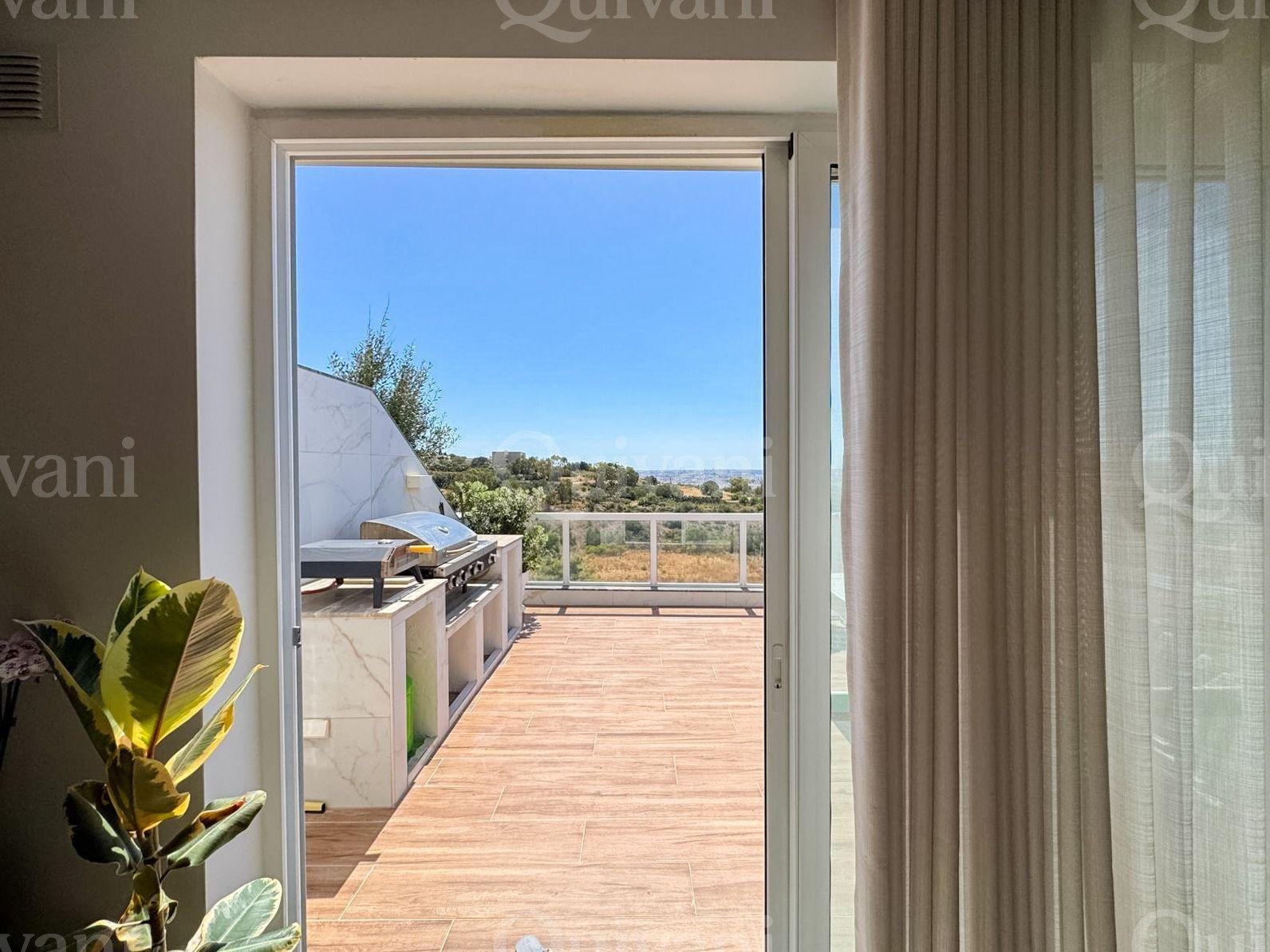 Duplex Penthouse with roof and airspace