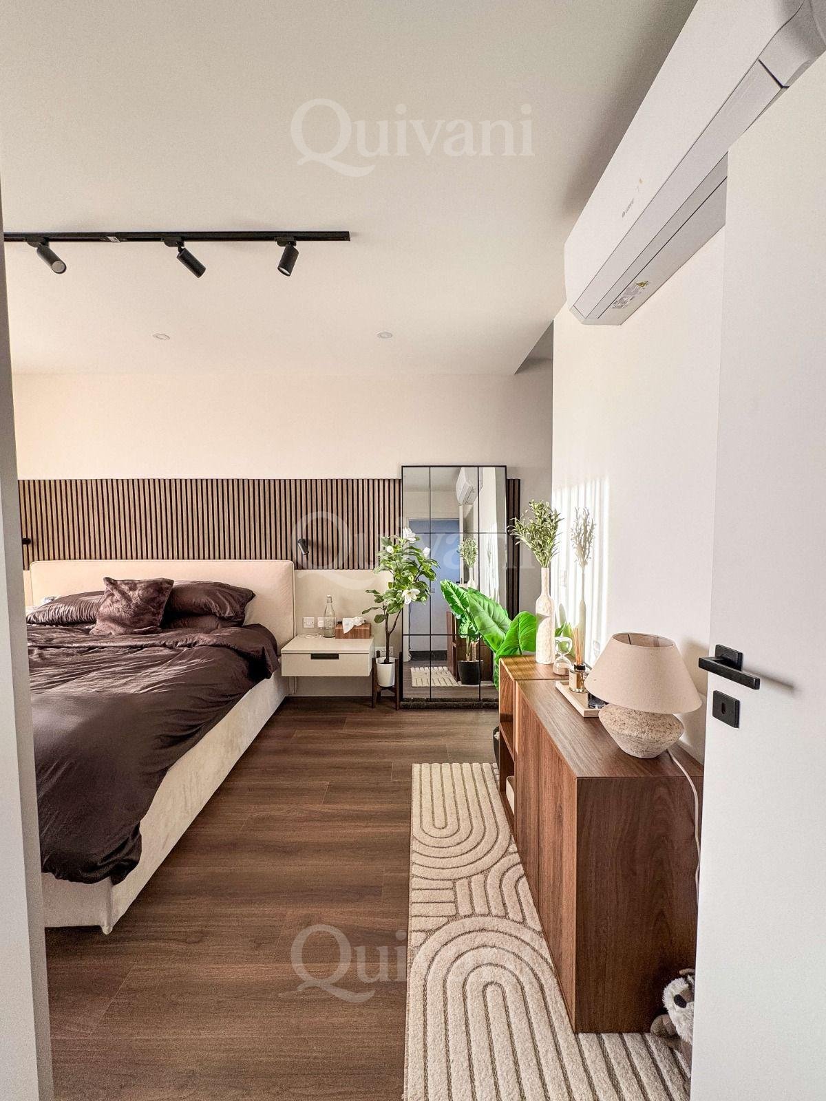 Duplex Penthouse with roof and airspace