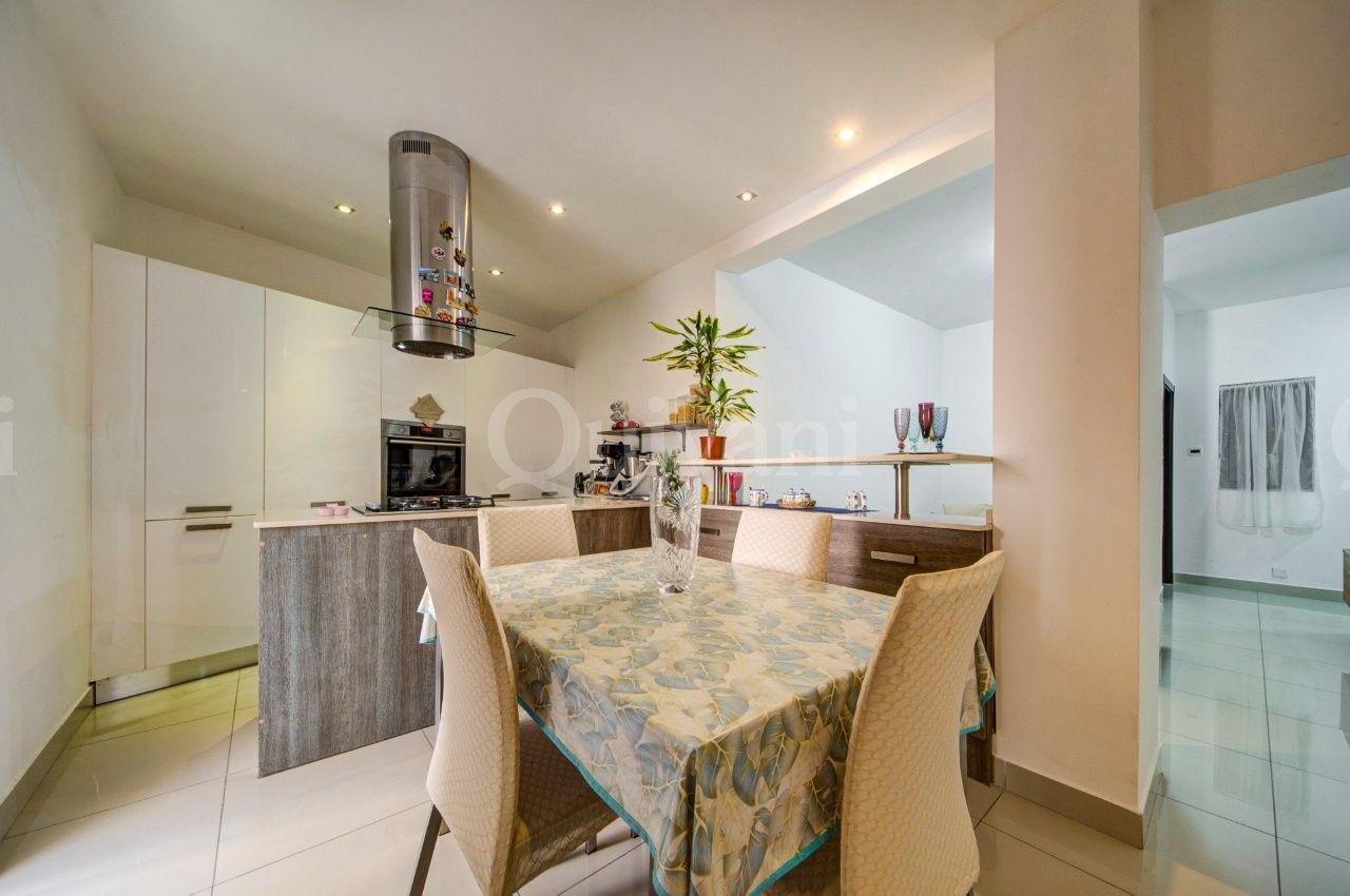 Maisonette On A Quiet No Through Road Close to All Amenities