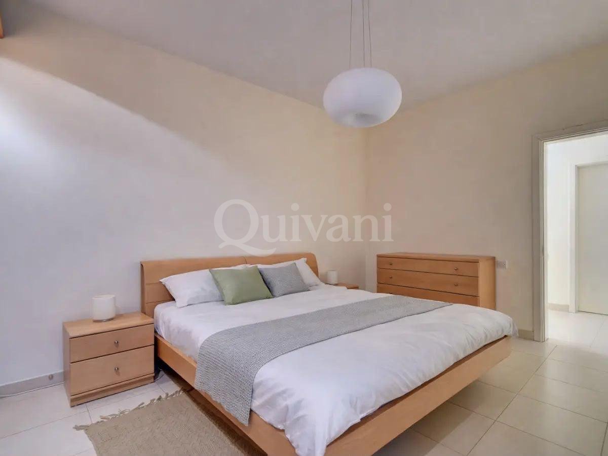 Fully furnished 3 bedroom Apartment with Private washroom and outdoor terrace (included Garage)