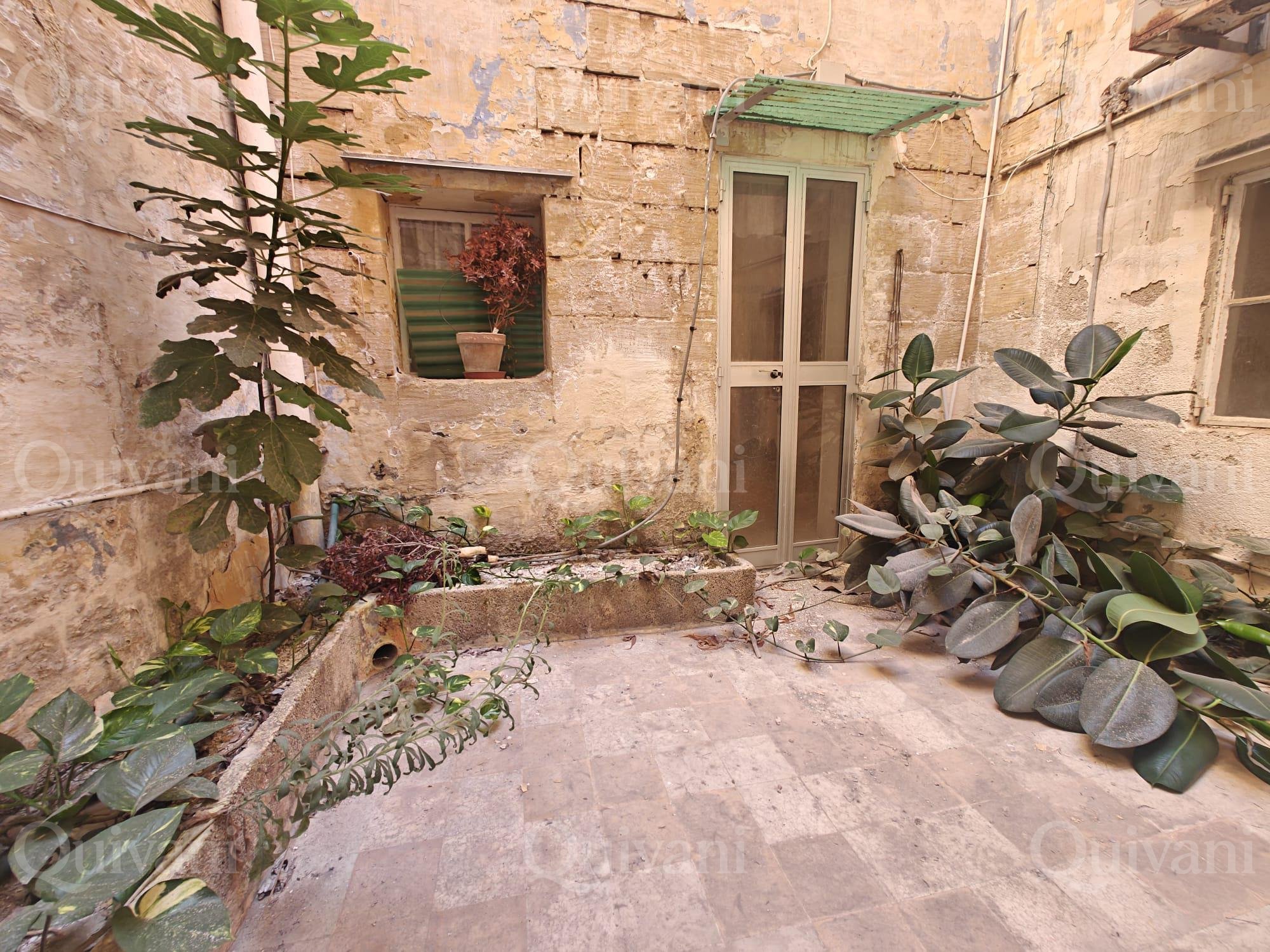 Qormi, Unconverted, Townhouse