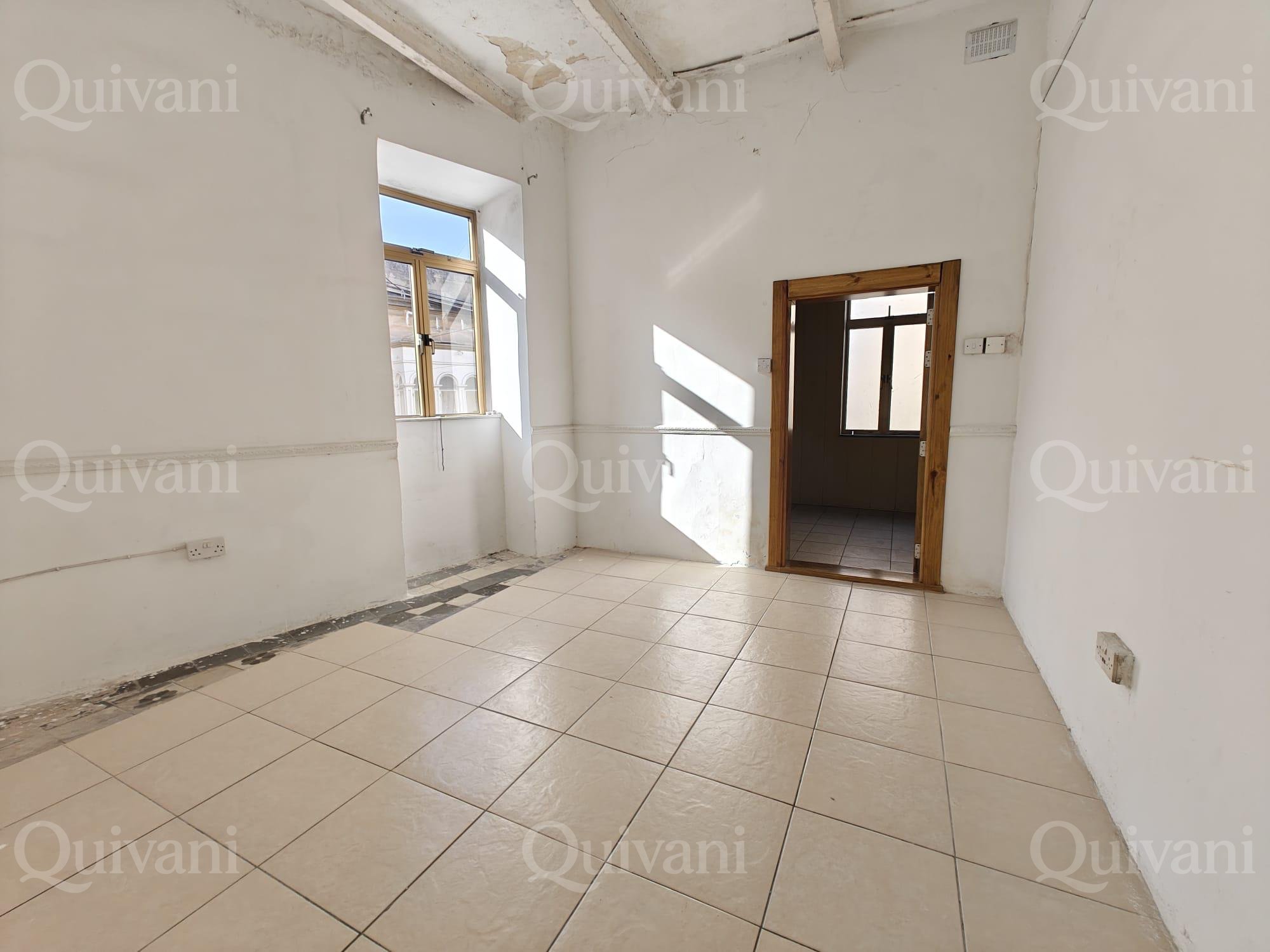 Paola, Unconverted, Solitary Maisonette