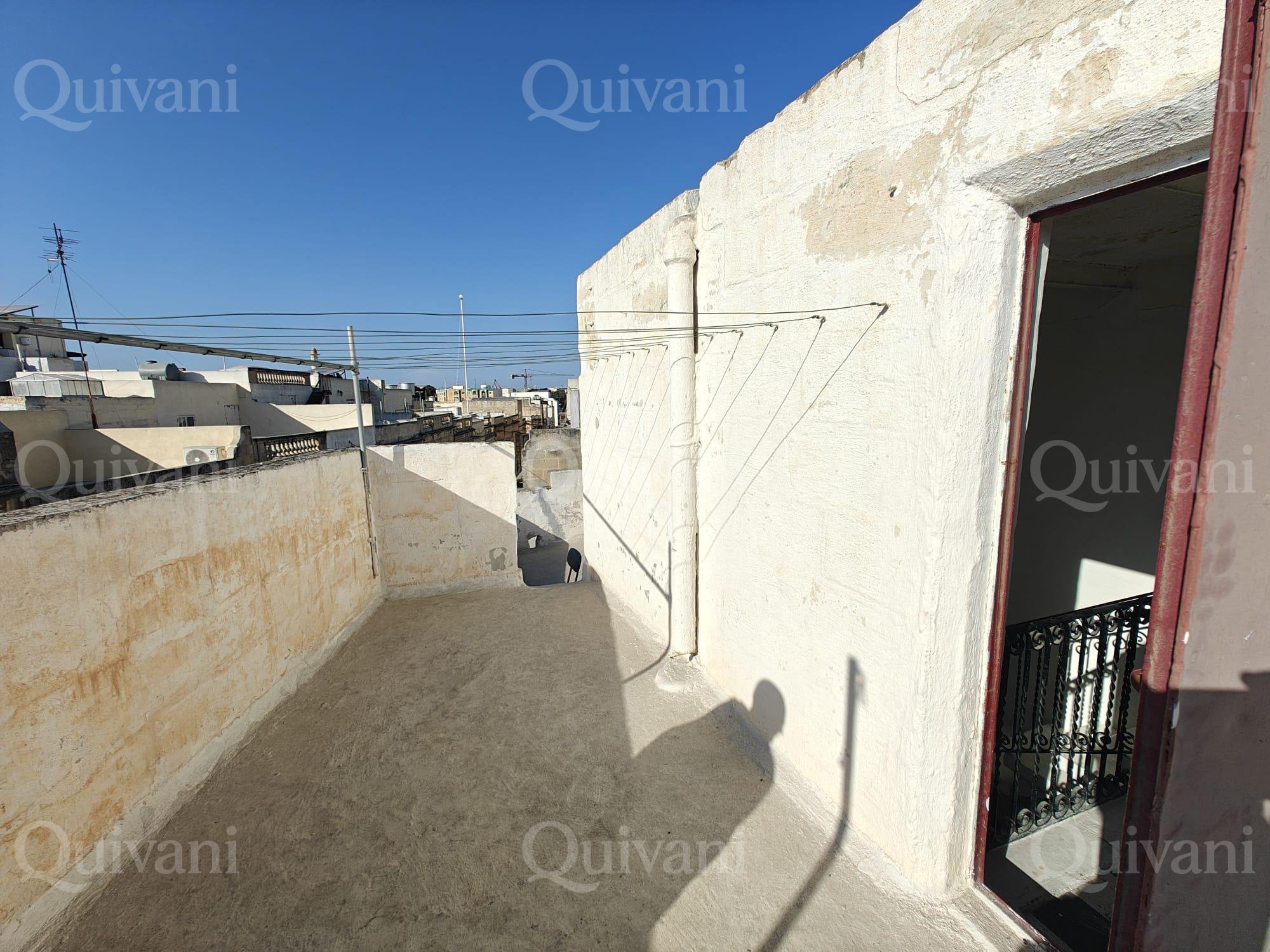 Paola, Unconverted, Solitary Maisonette