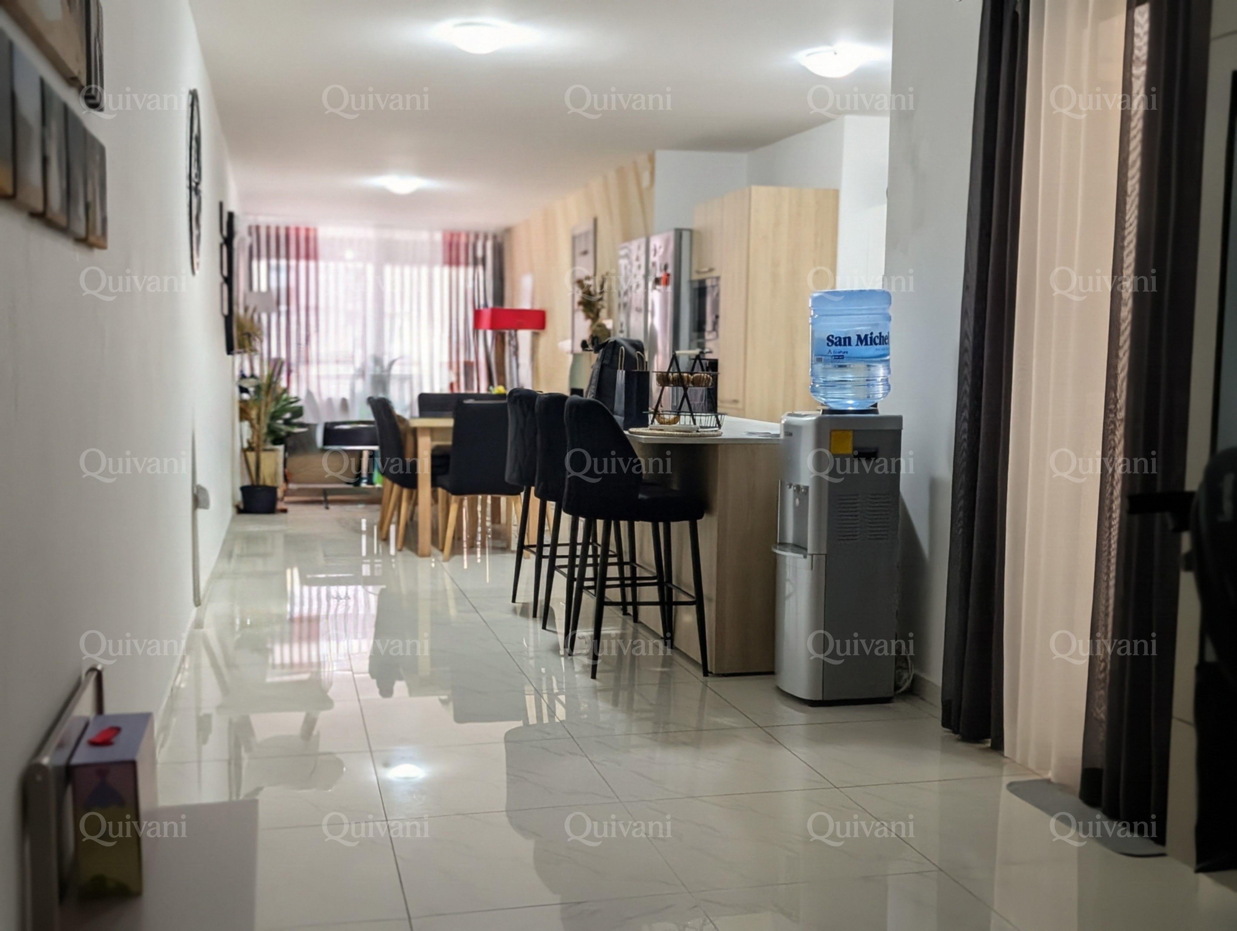 Amazing 190sq/m APARTMENT near St. Thomas Bay with huge yard