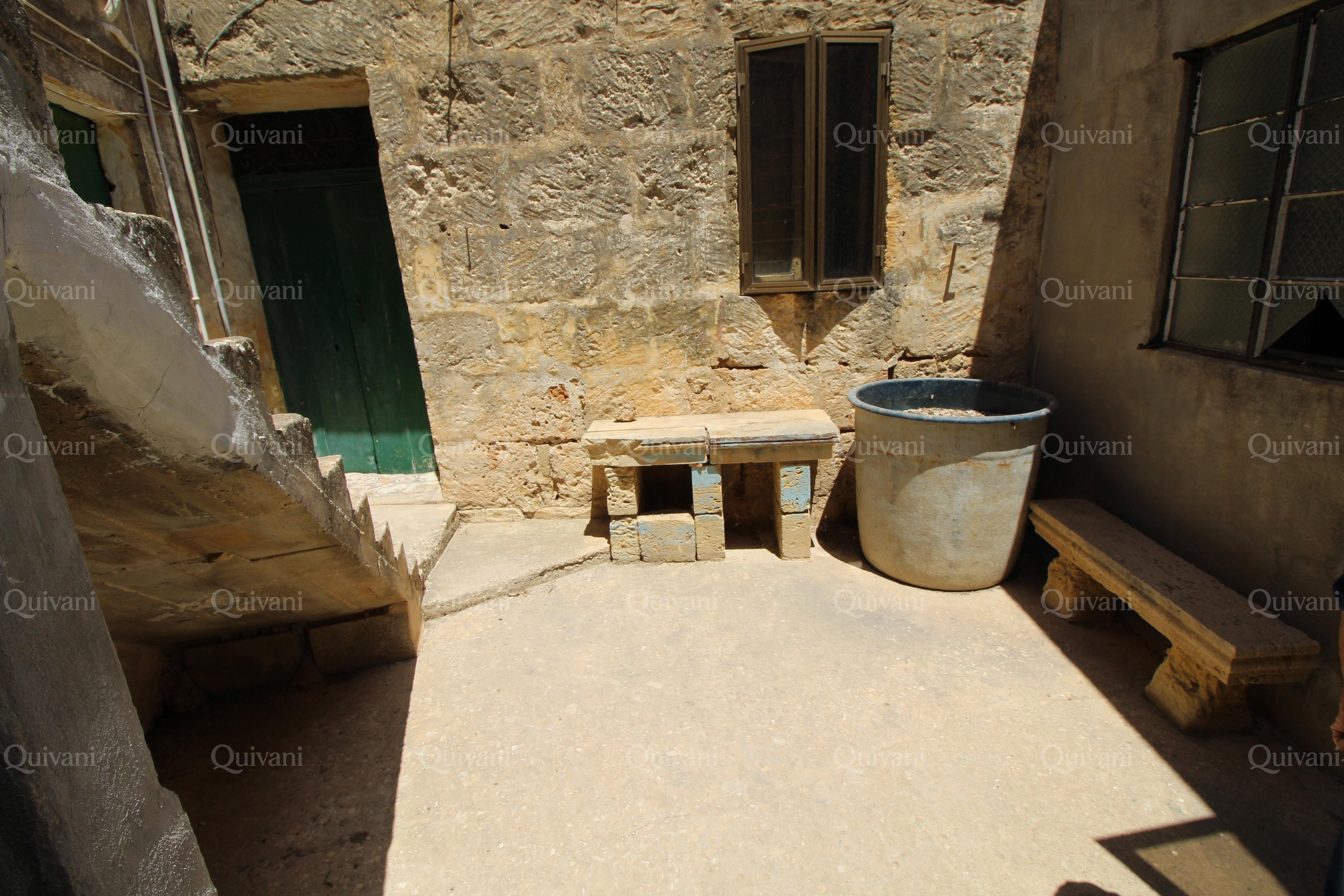 Wardija, Unconverted House of Character