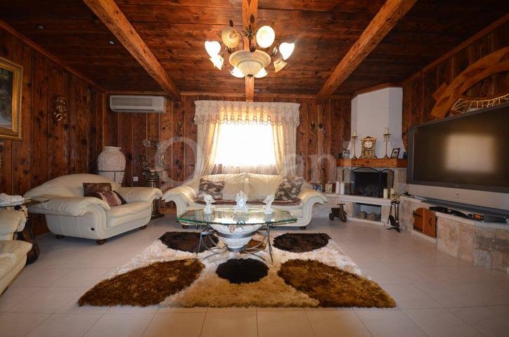 Pembroke, Finished Semi-detached Villa