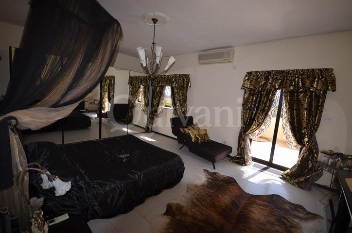 Pembroke, Finished Semi-detached Villa
