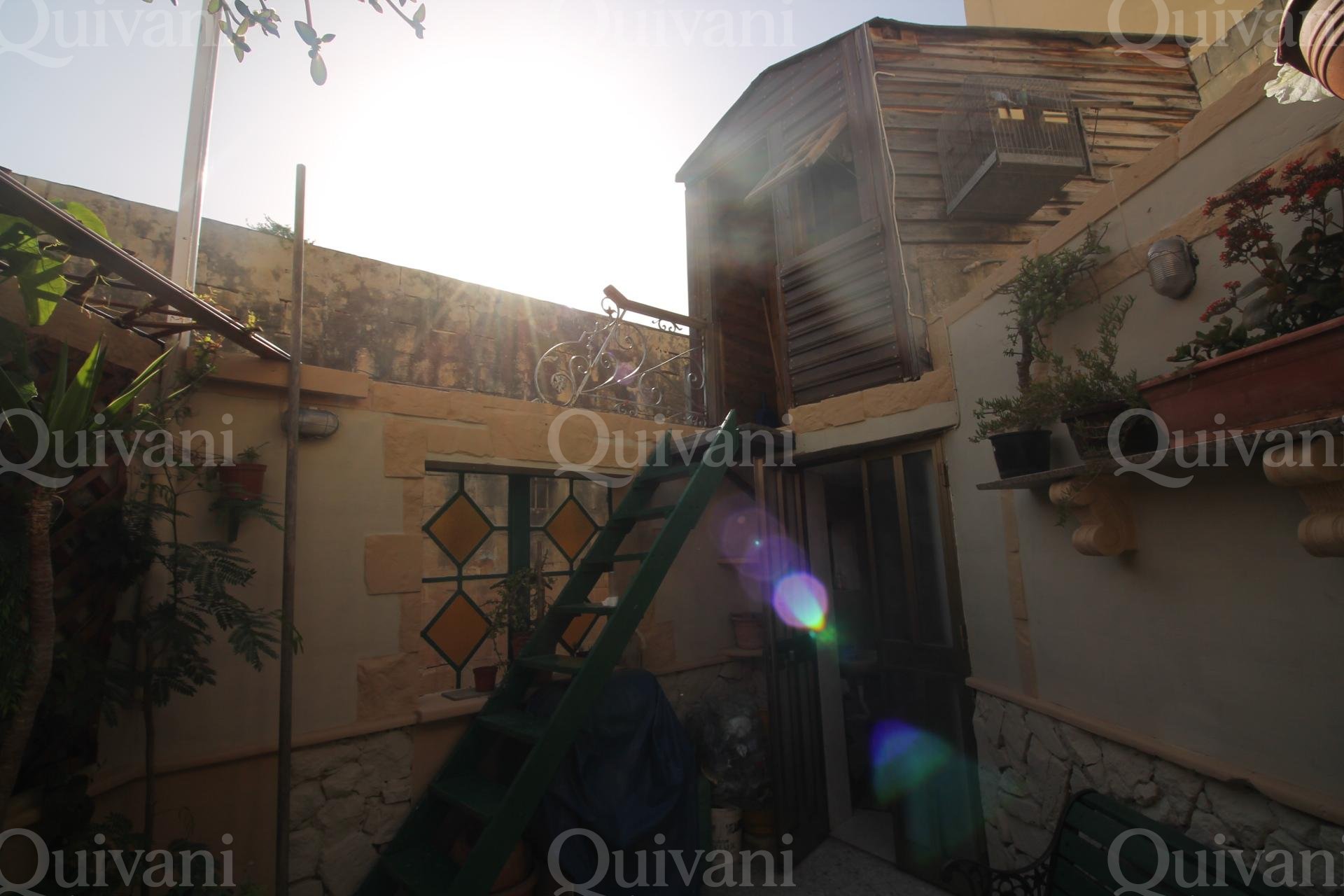 Santa Venera, Town House + 4 Car Garage