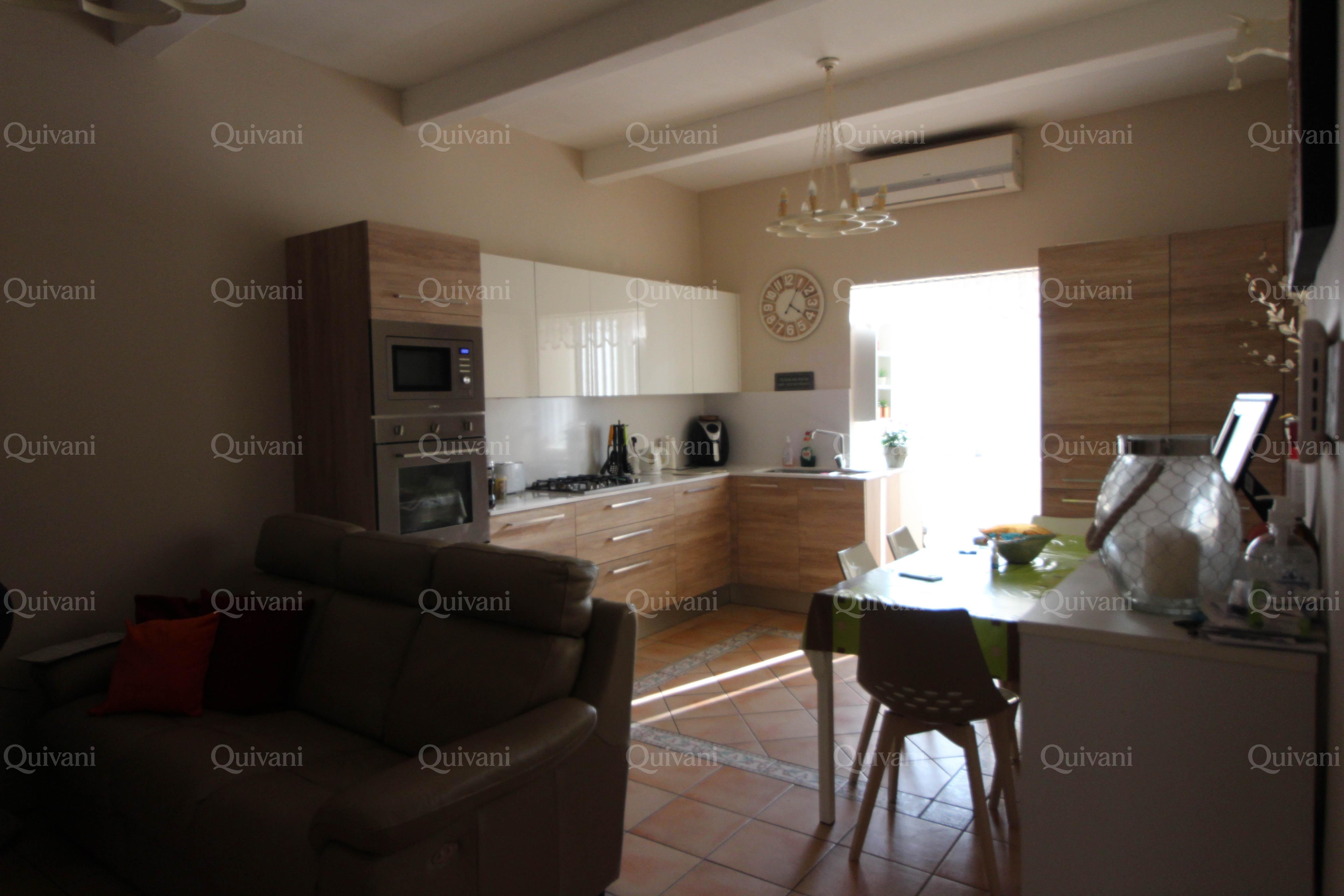Fleur-de-Lys, Finished Solitary Maisonette
