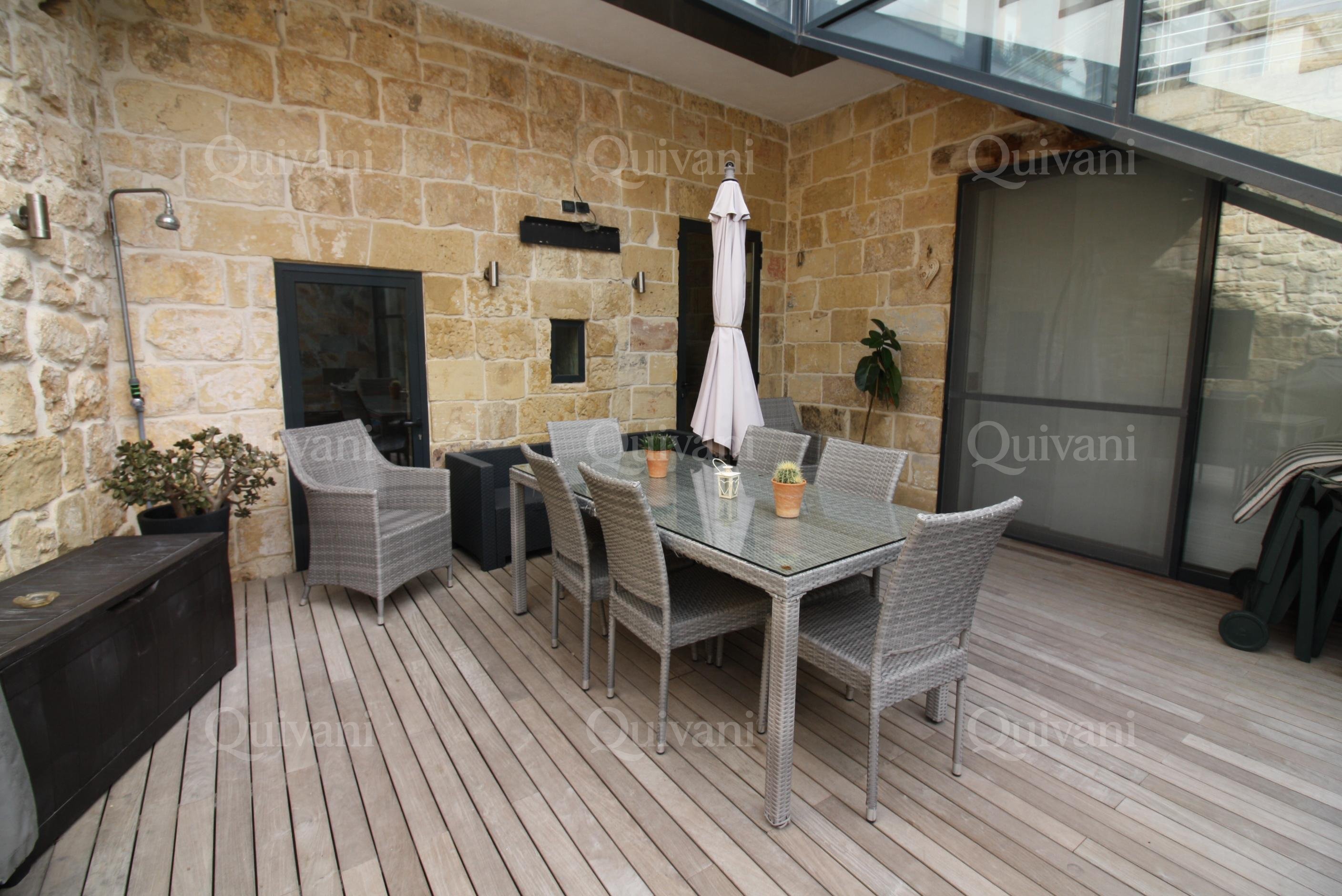 Zejtun, Converted House of Character with Pool