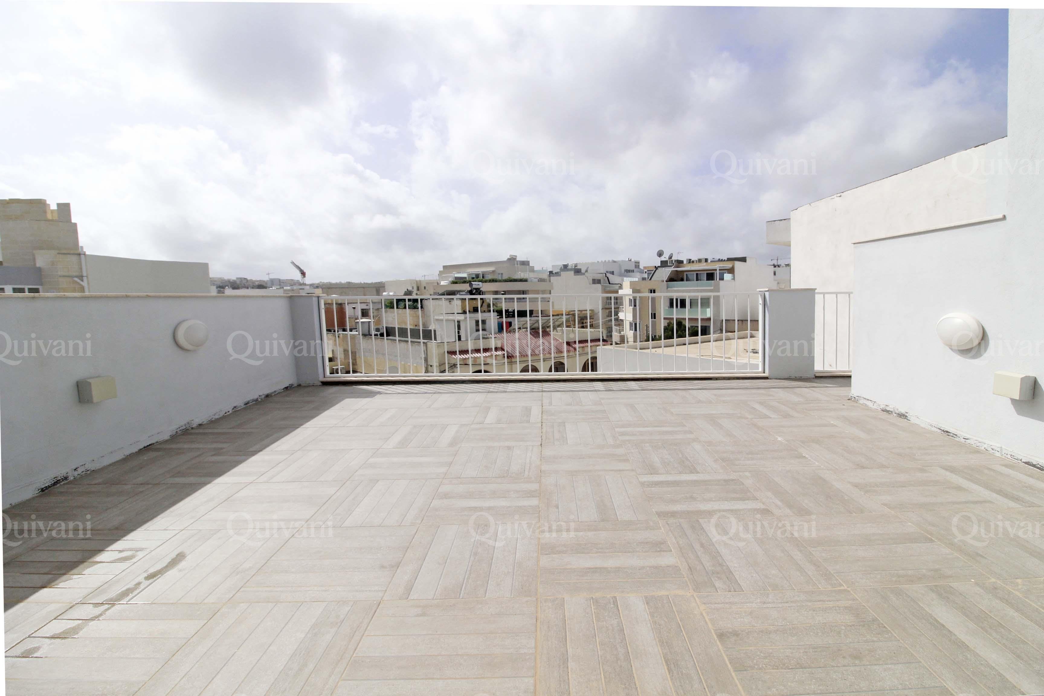 Swieqi, Furnished Penthouse