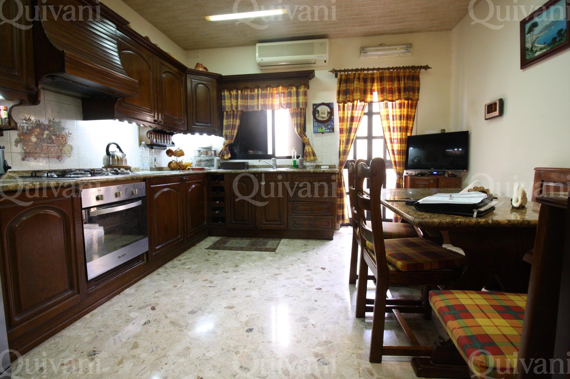 Santa Venera, Finished Maisonette