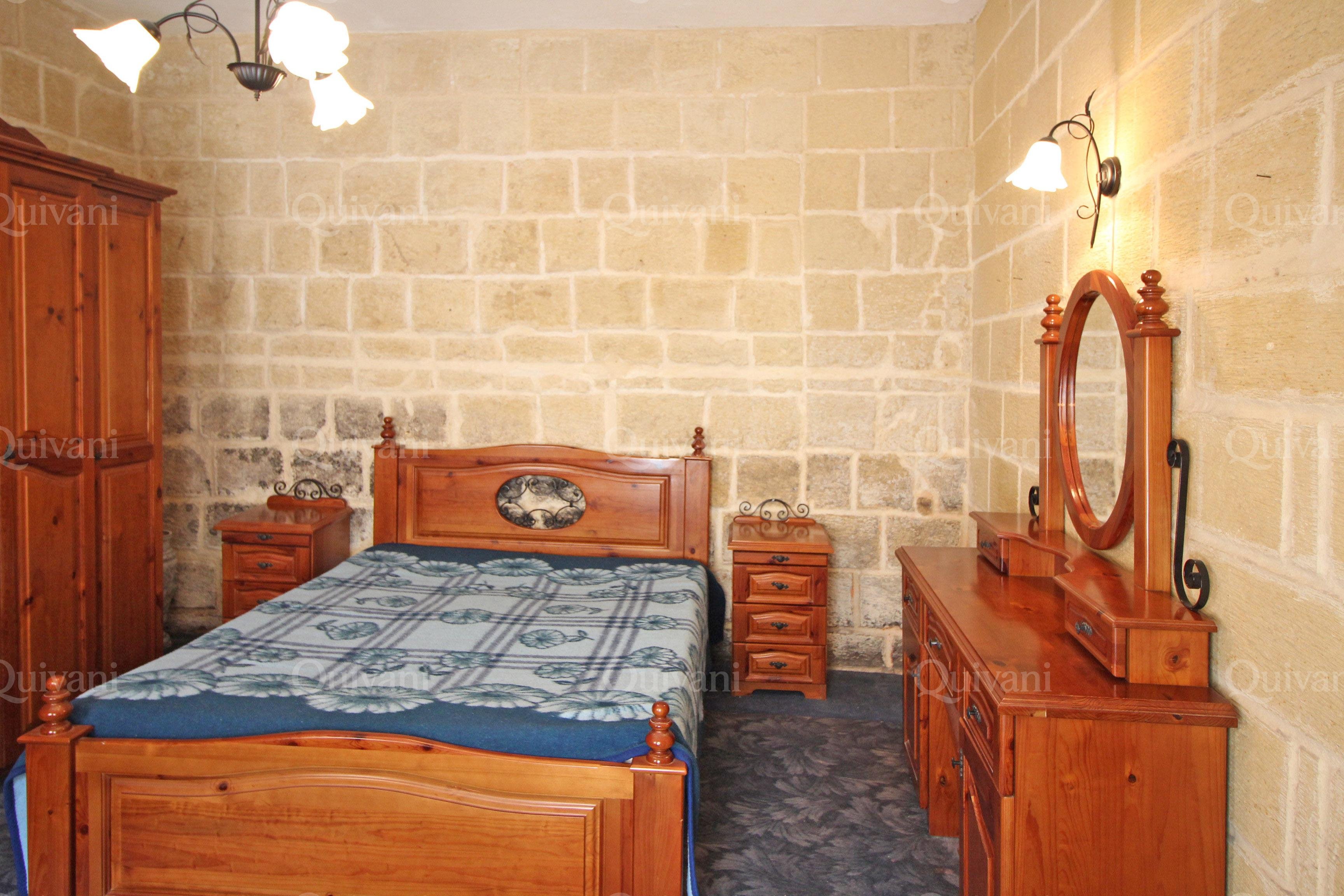 Lija, Unconverted House of Character