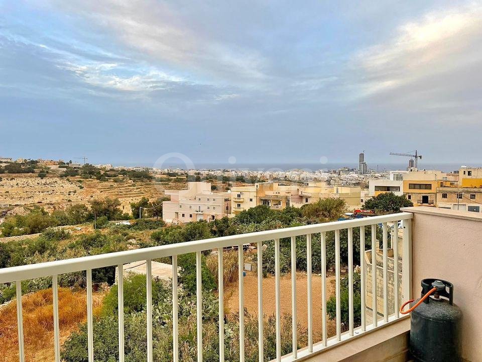 San Gwann, Furnished Penthouse