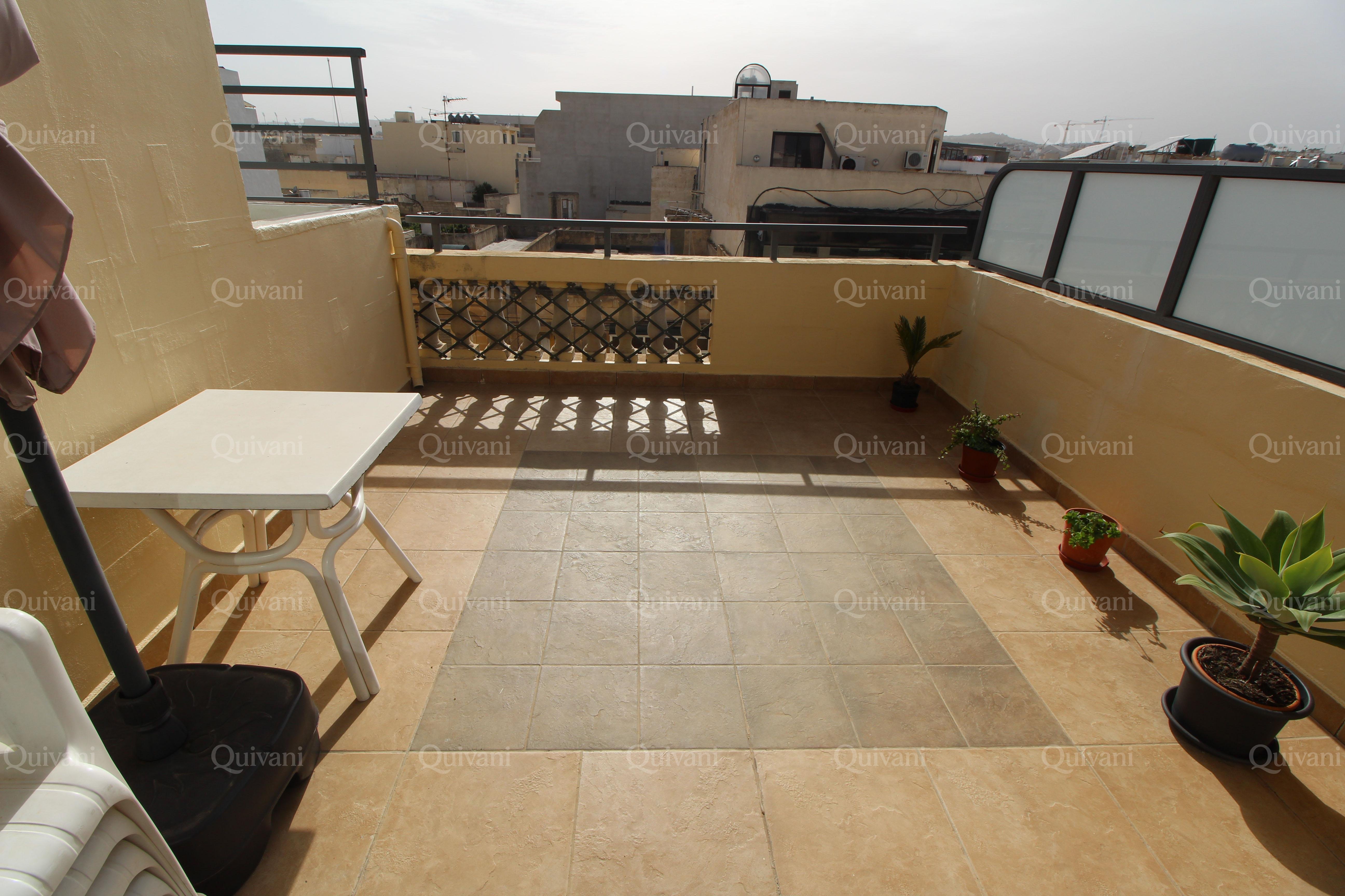 Mosta, Furnished Penthouse