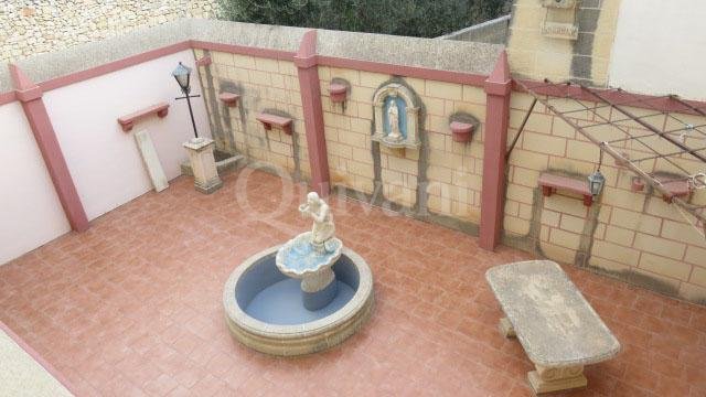 Zebbug, Furnished Town House