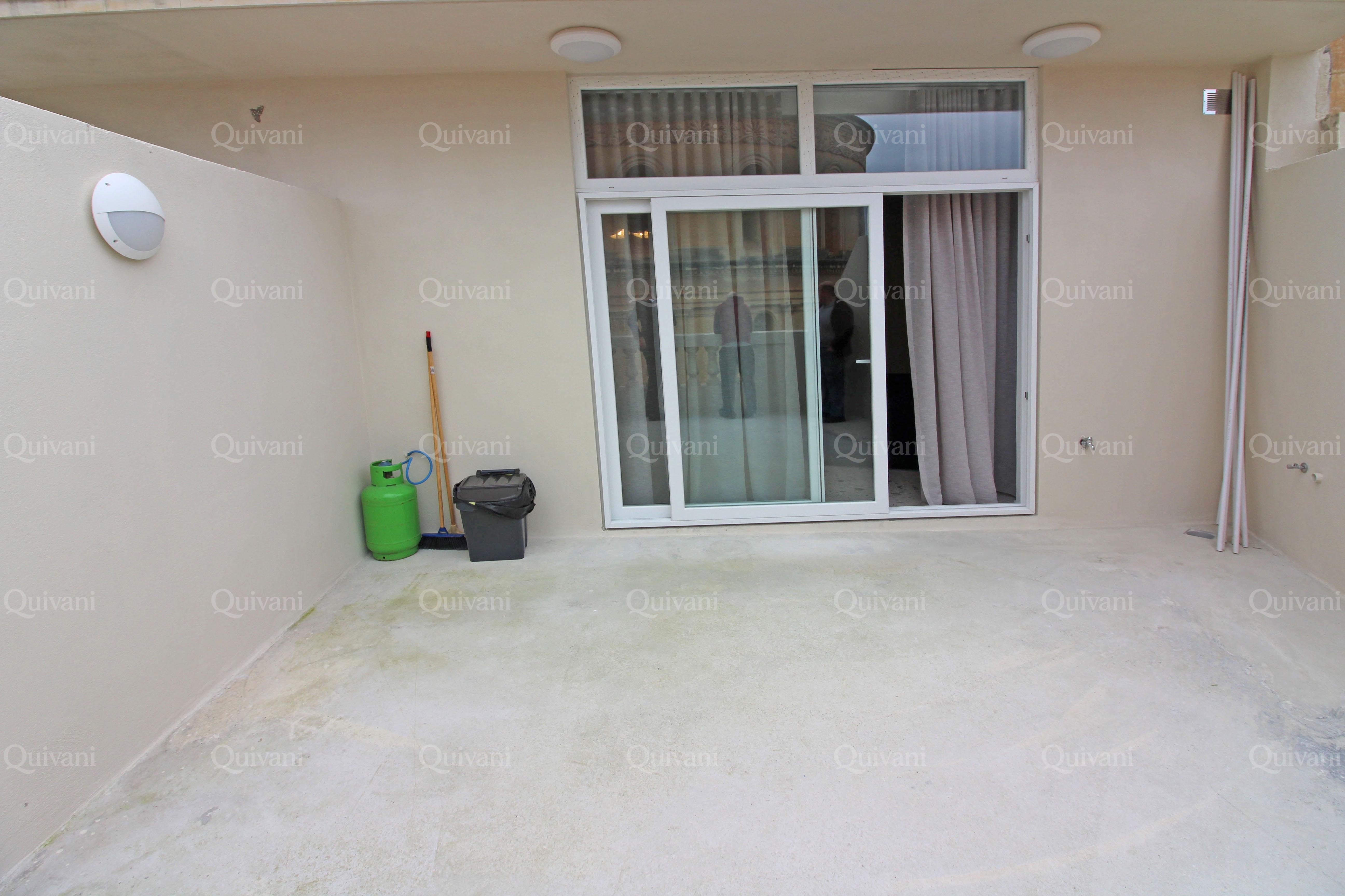 Mosta, Furnished Penthouse