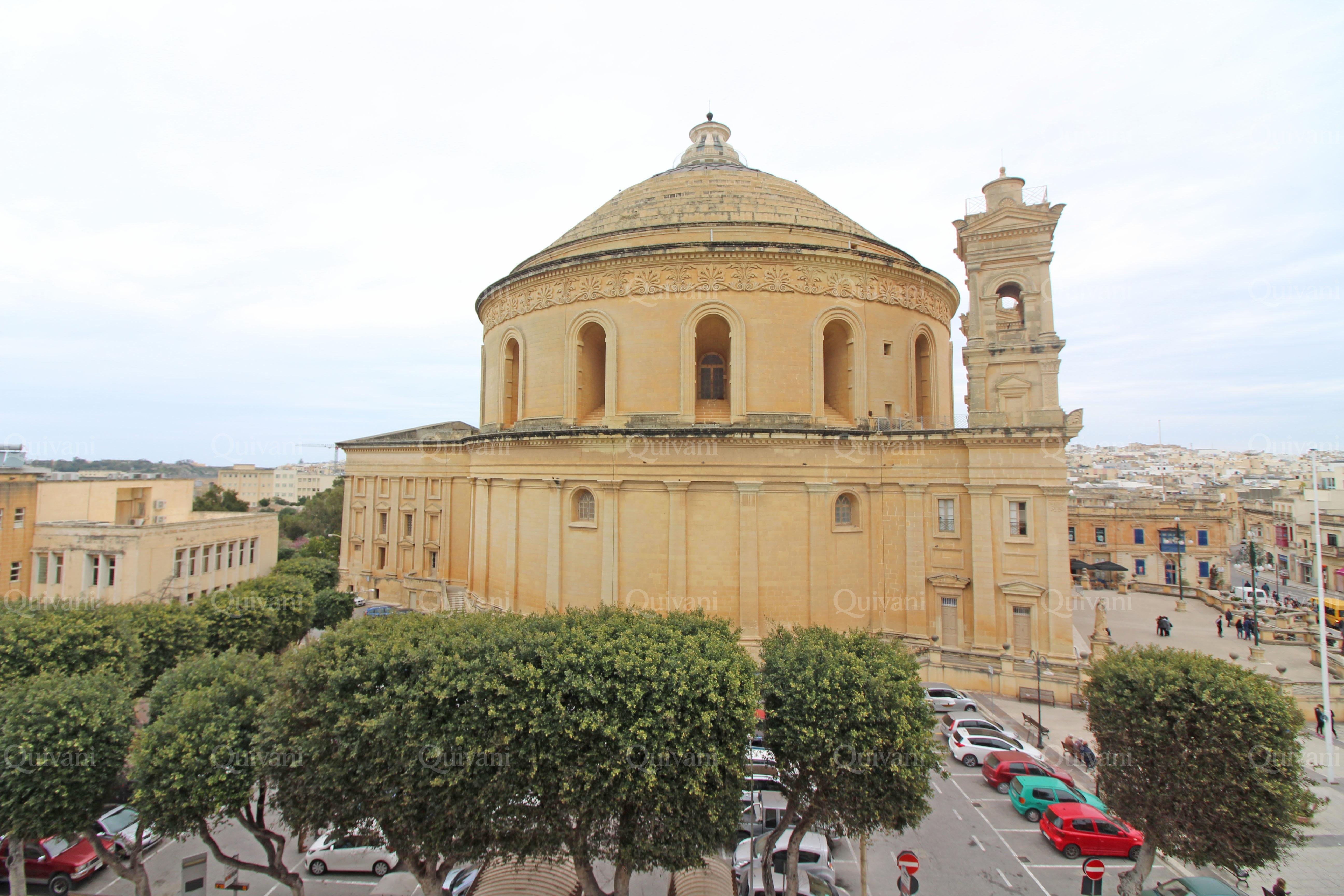 Mosta, Furnished Penthouse