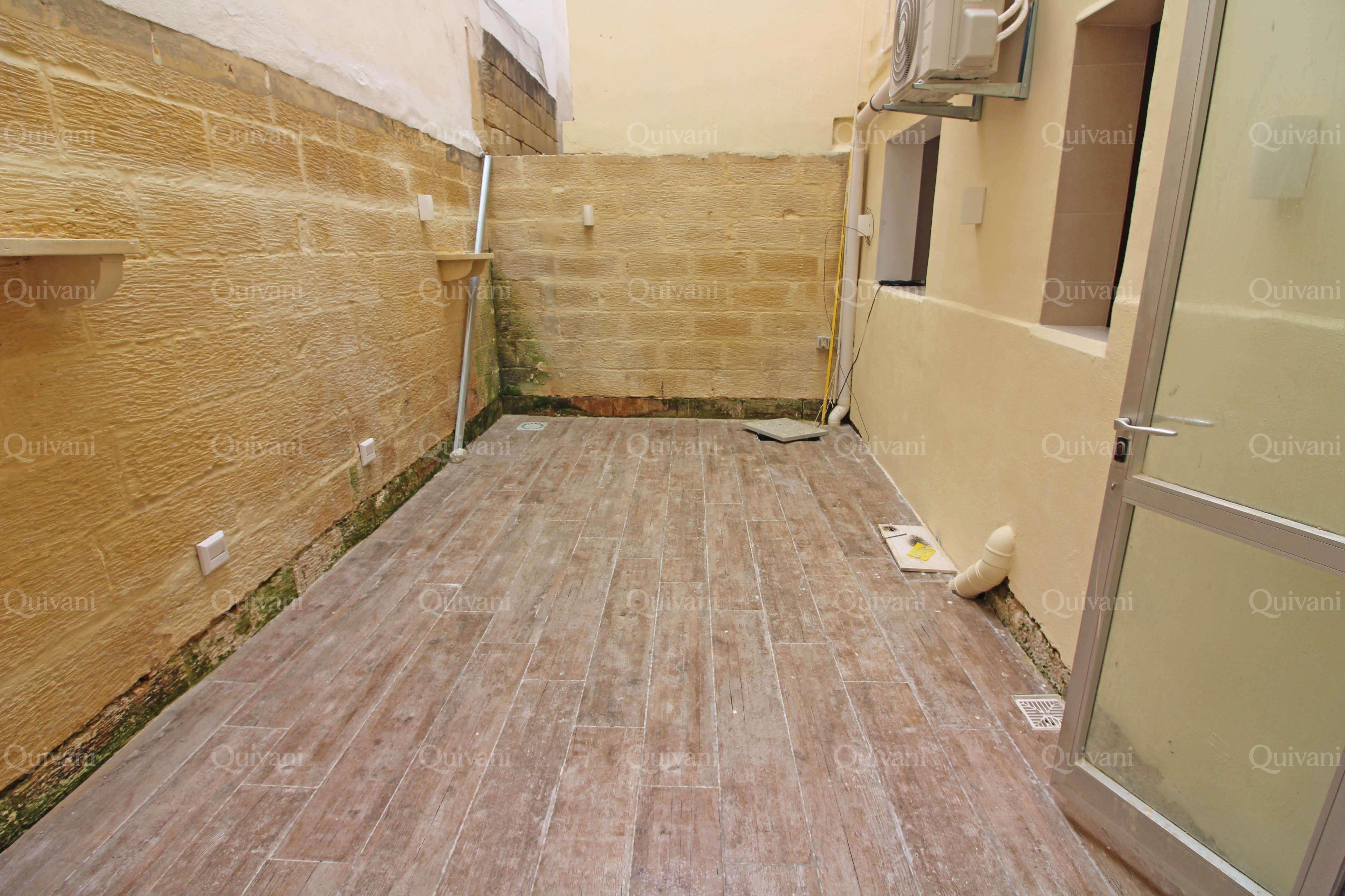 Swieqi, Furnished Maisonette