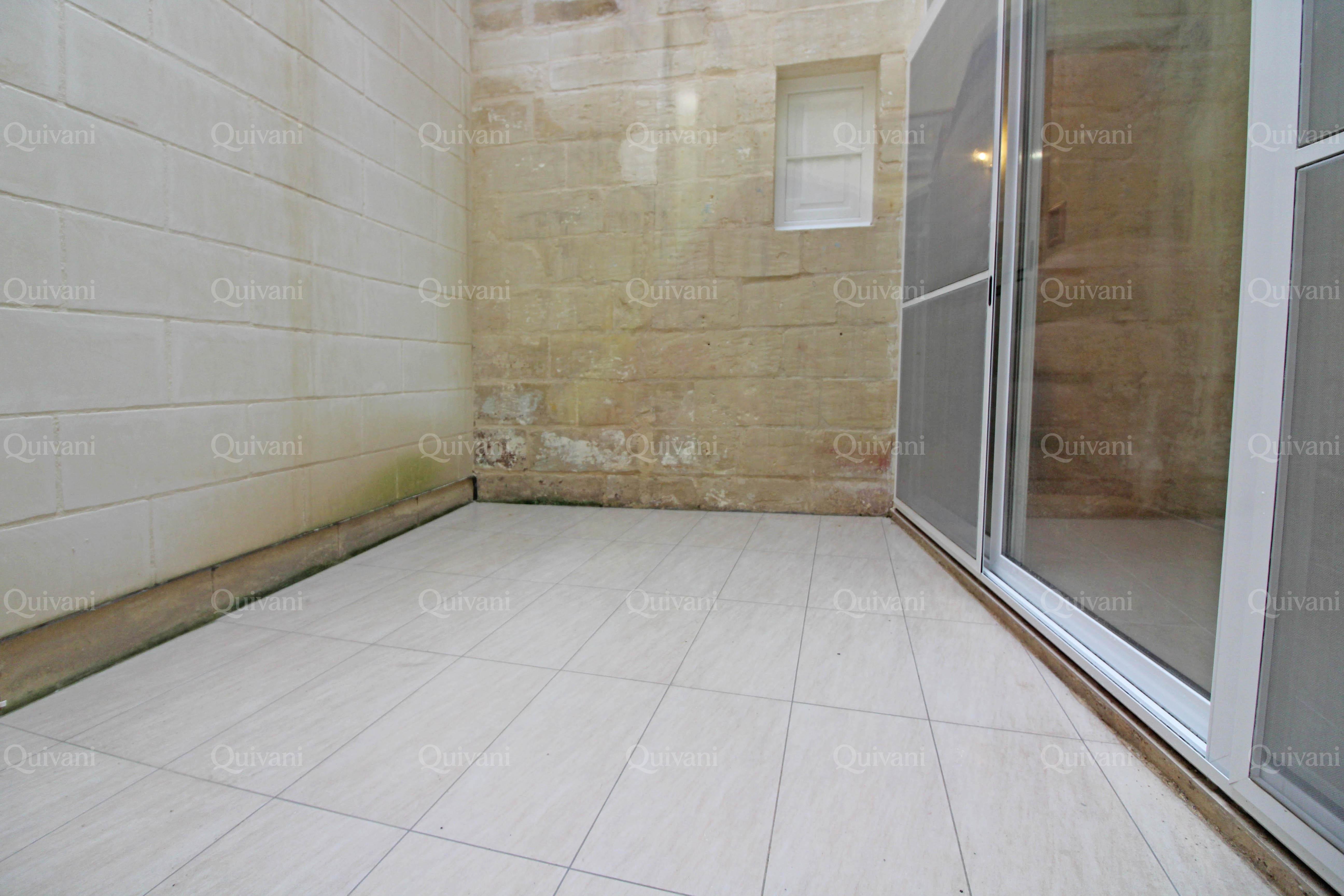Mosta, Furnished Town House