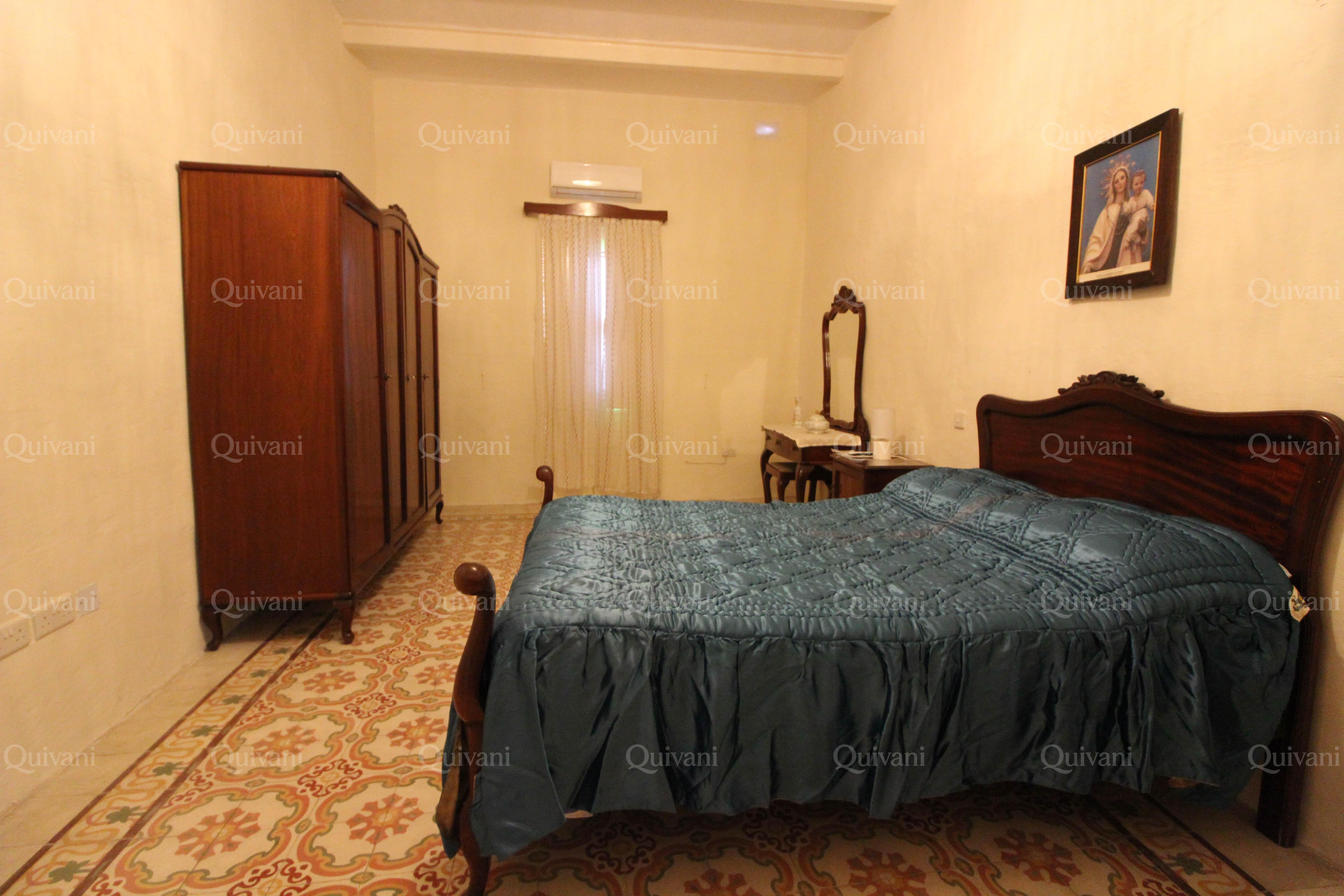Mosta, Furnished Town House