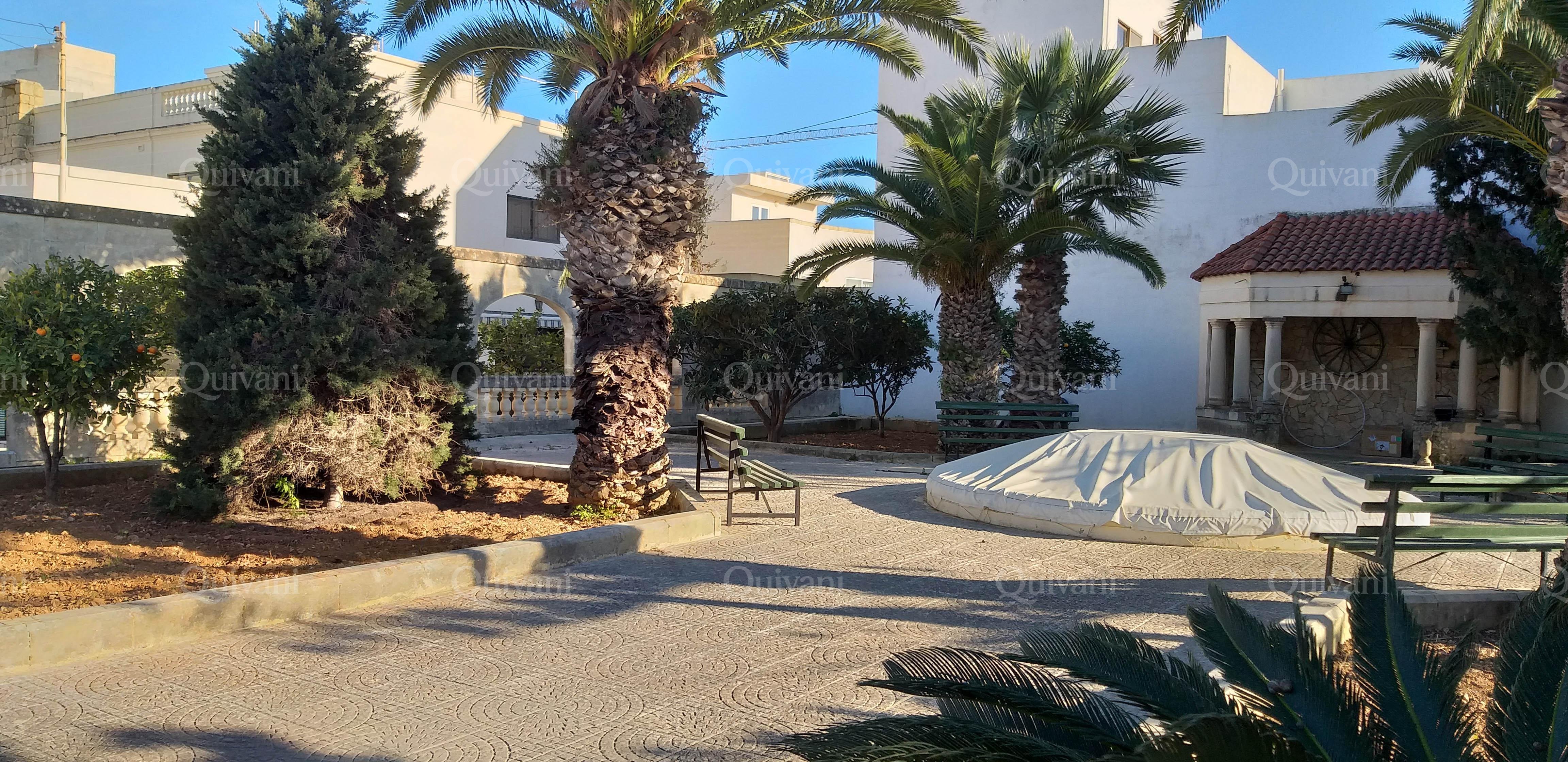 Attard, Furnished Villa