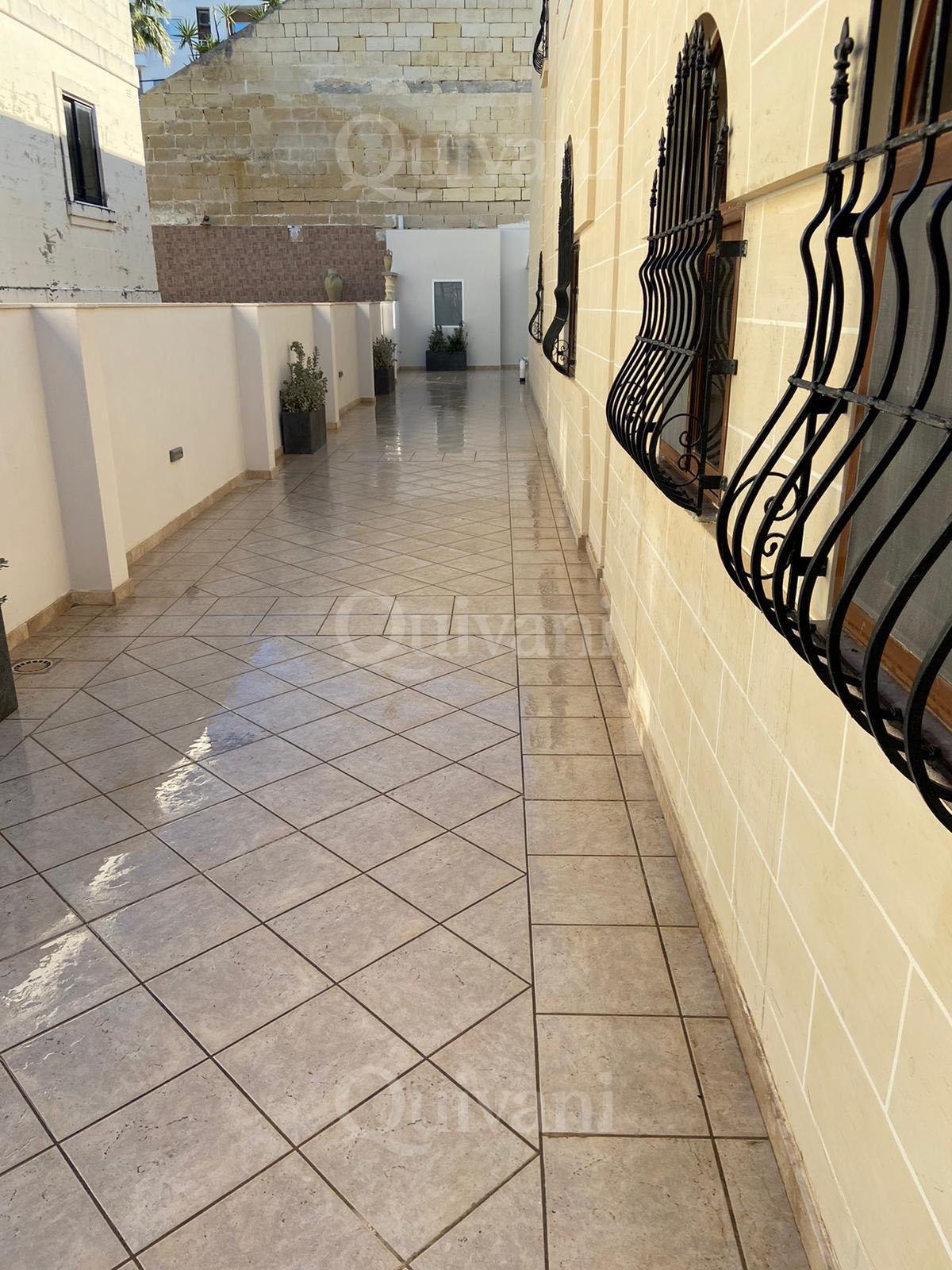 Santa Venera, Furnished Bungalow