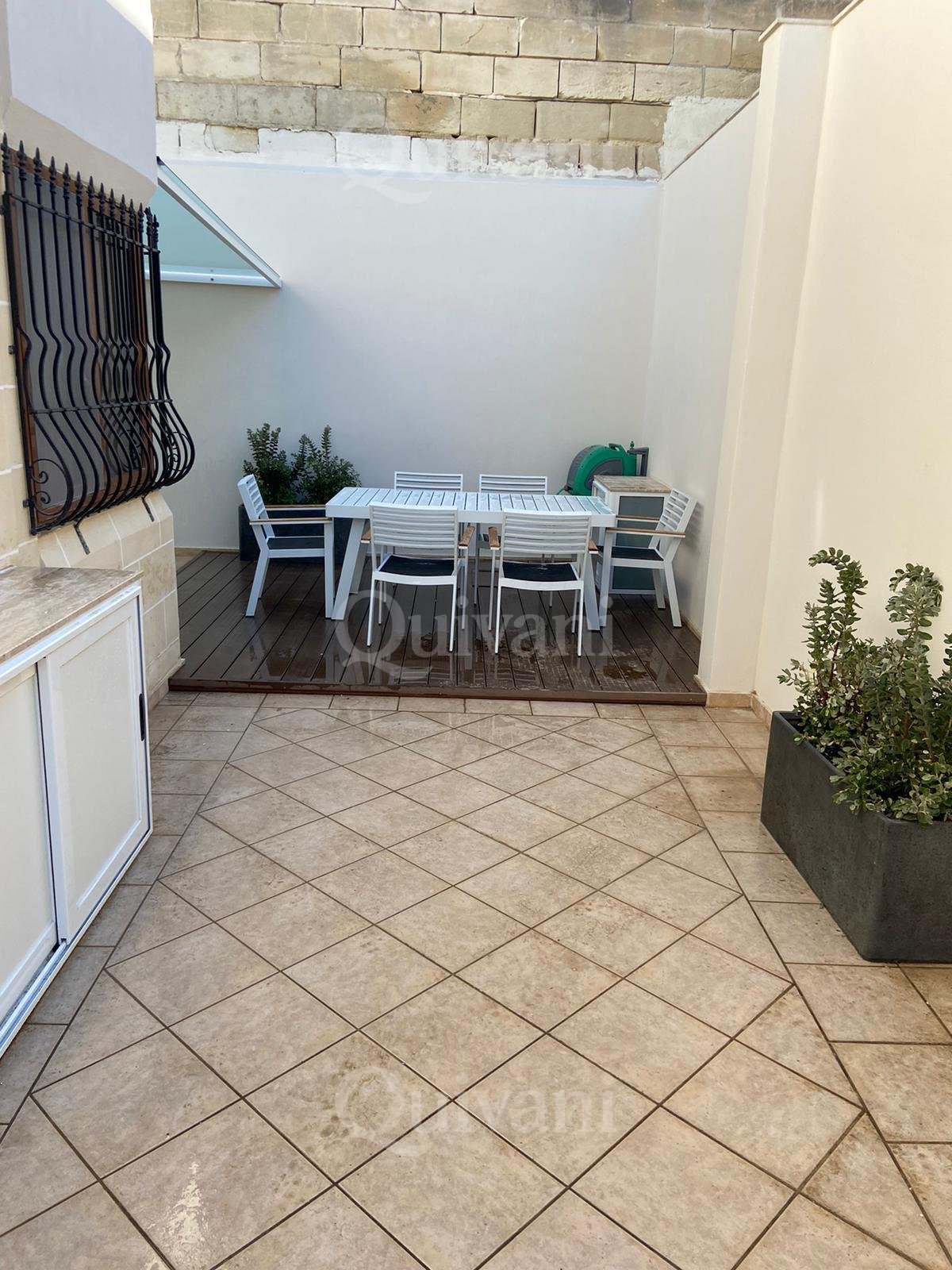 Santa Venera, Furnished Bungalow