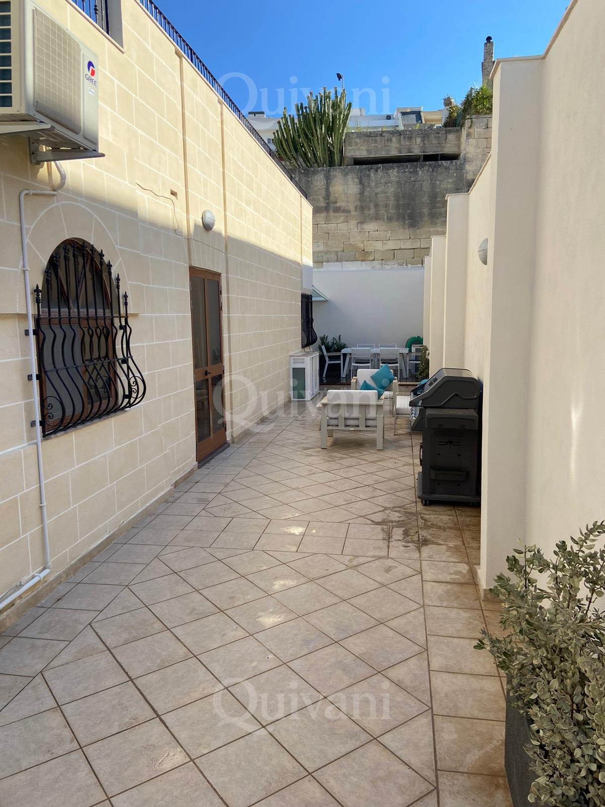 Santa Venera, Furnished Bungalow
