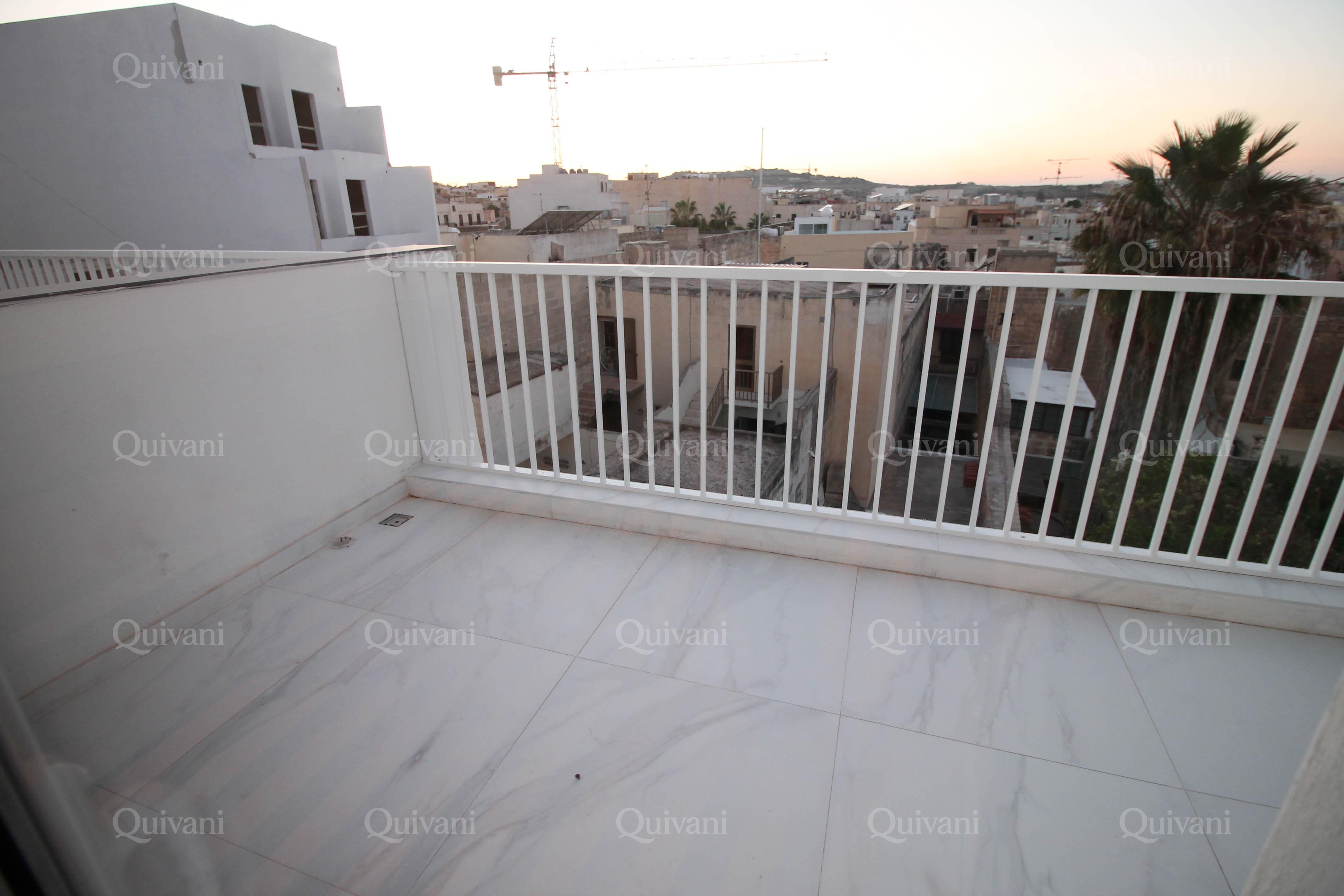 Mosta, Furnished Penthouse