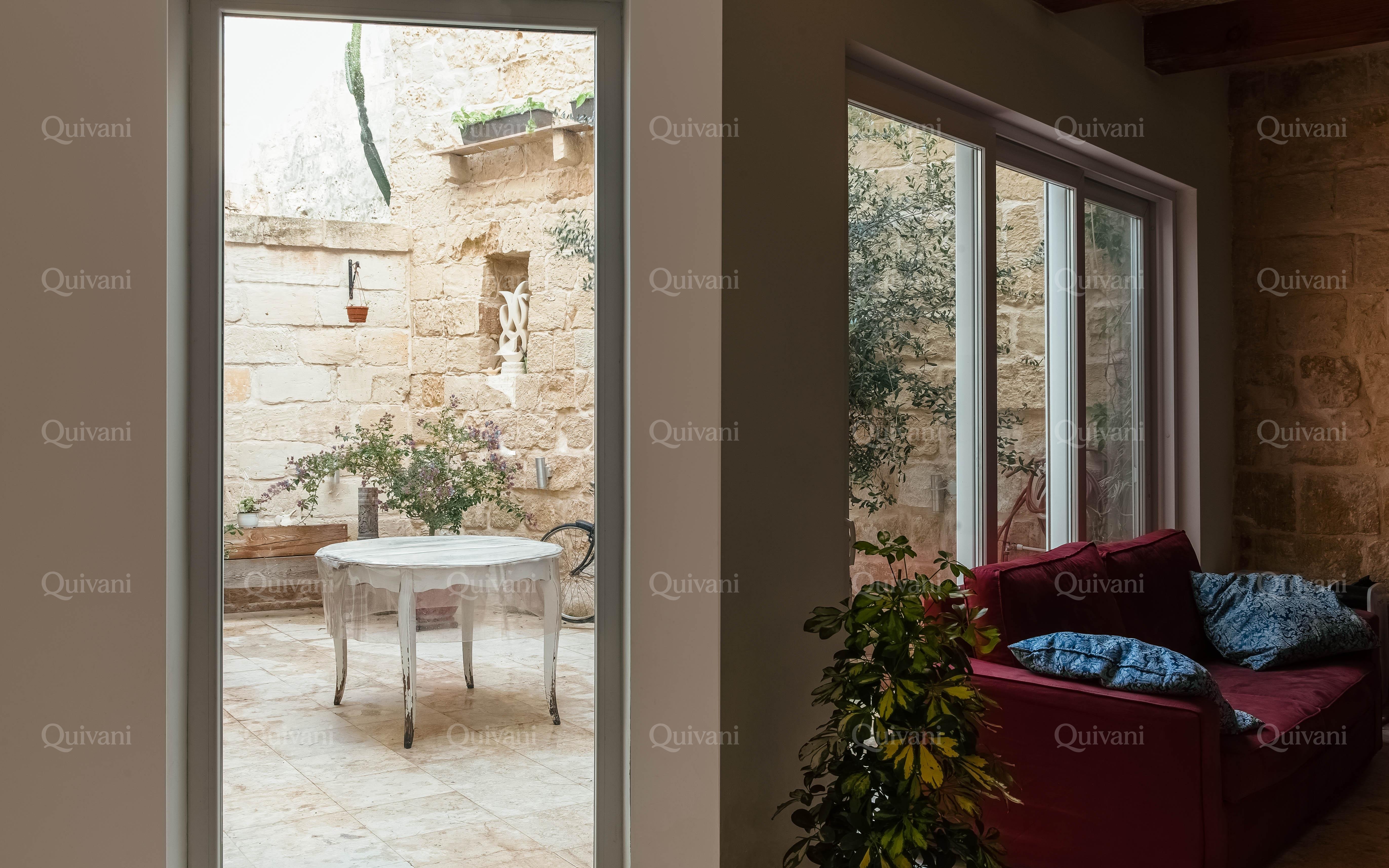 Lija, Furnished Town House